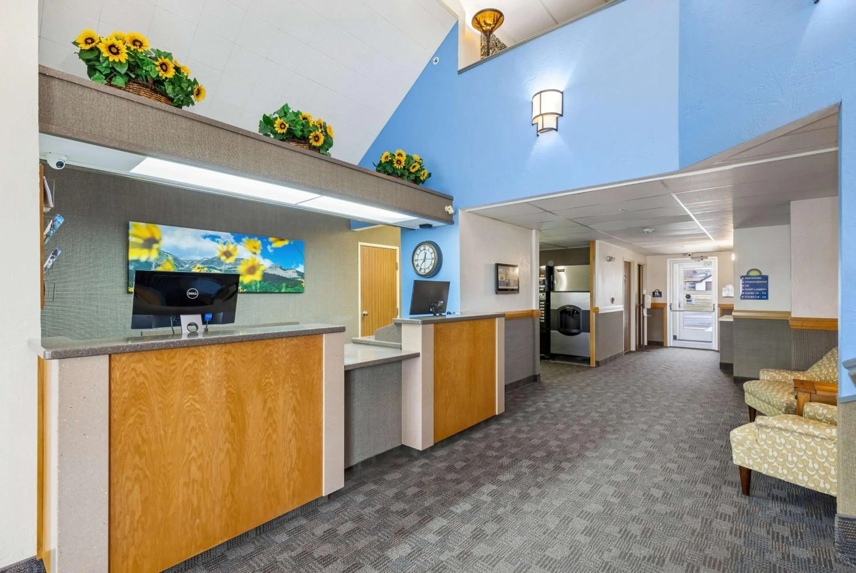 Lobby or reception in Days Inn by Wyndham Great Falls