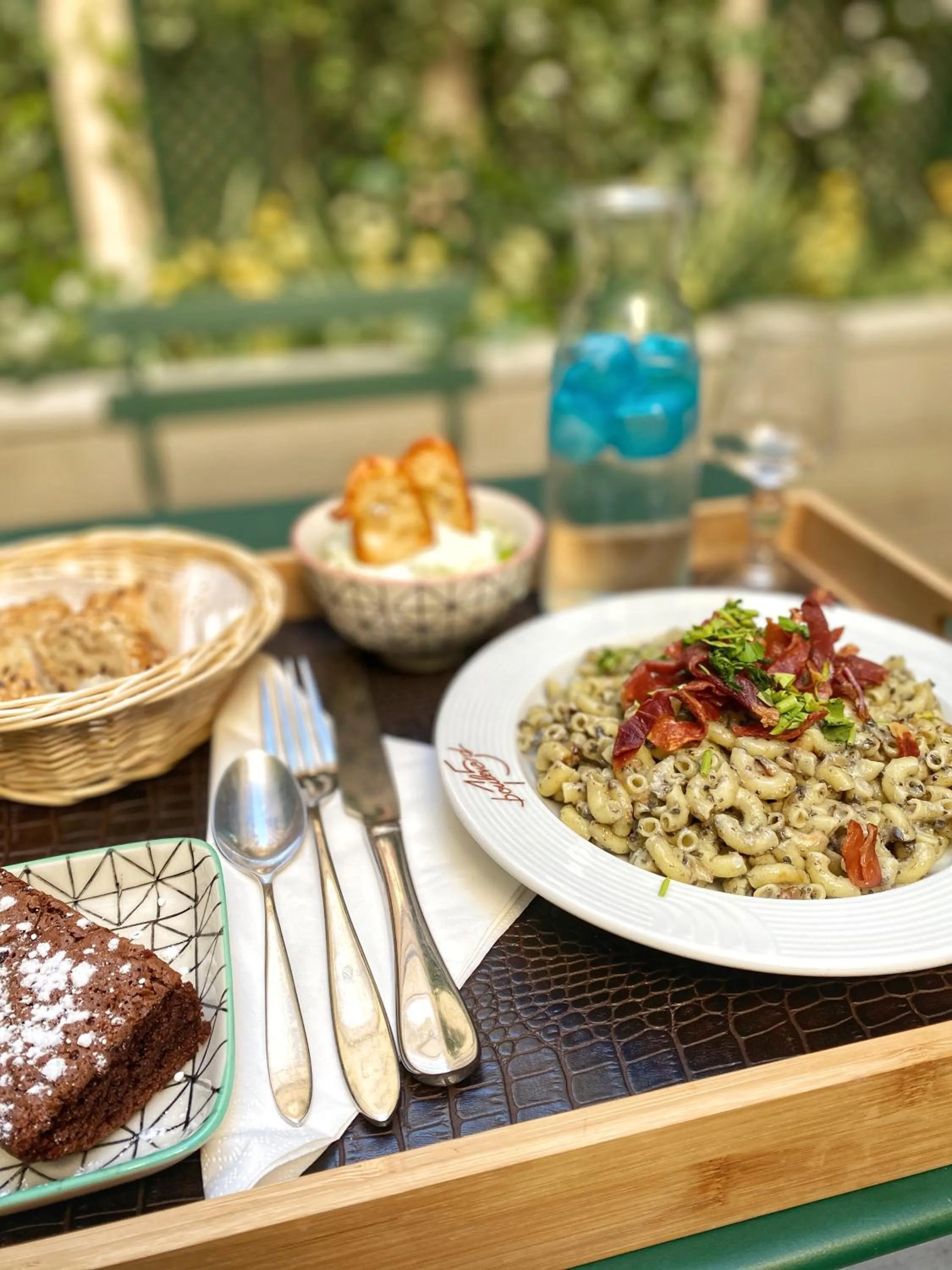 Patio in Longchamp Elysées