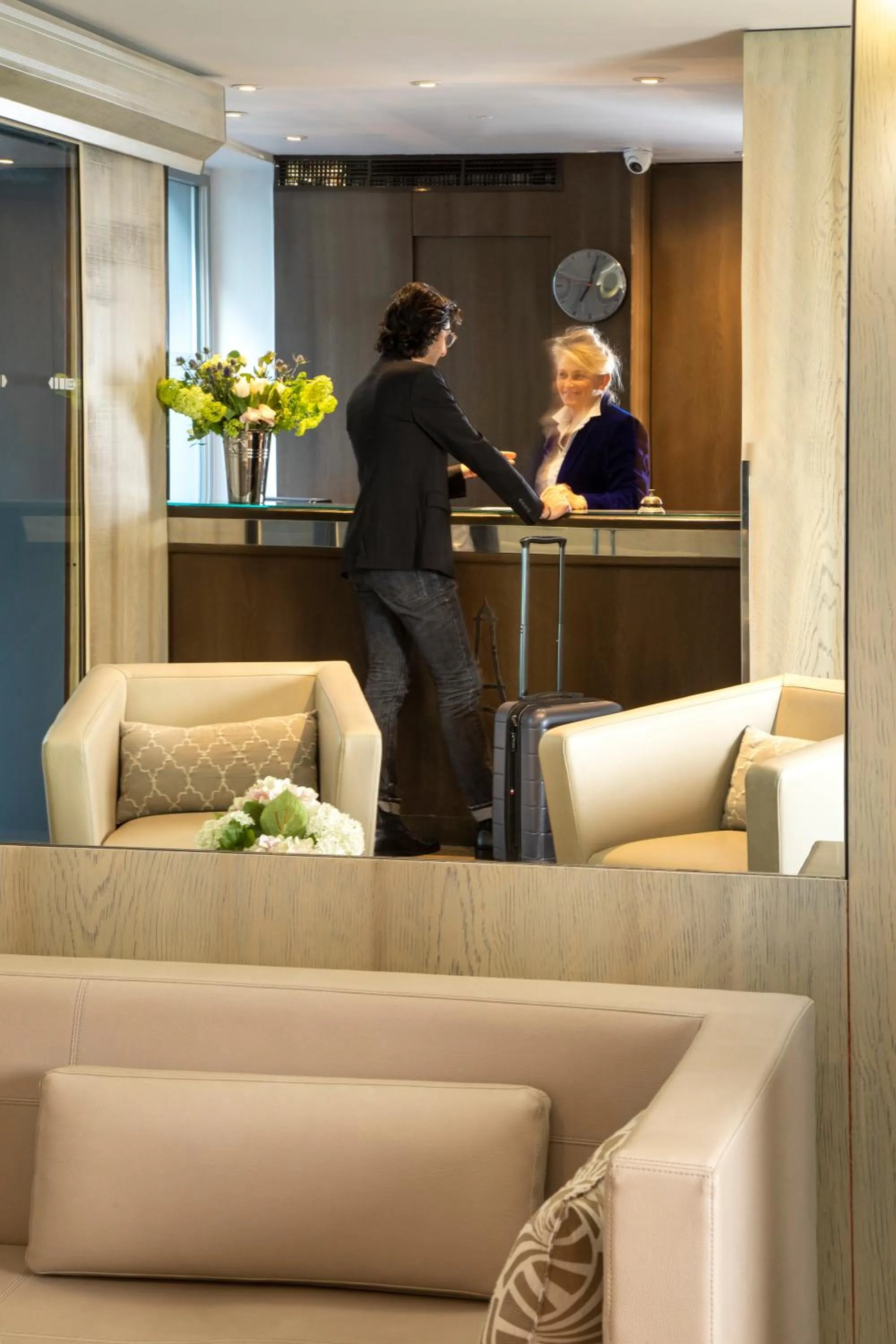 Lobby or reception in Longchamp Elysées