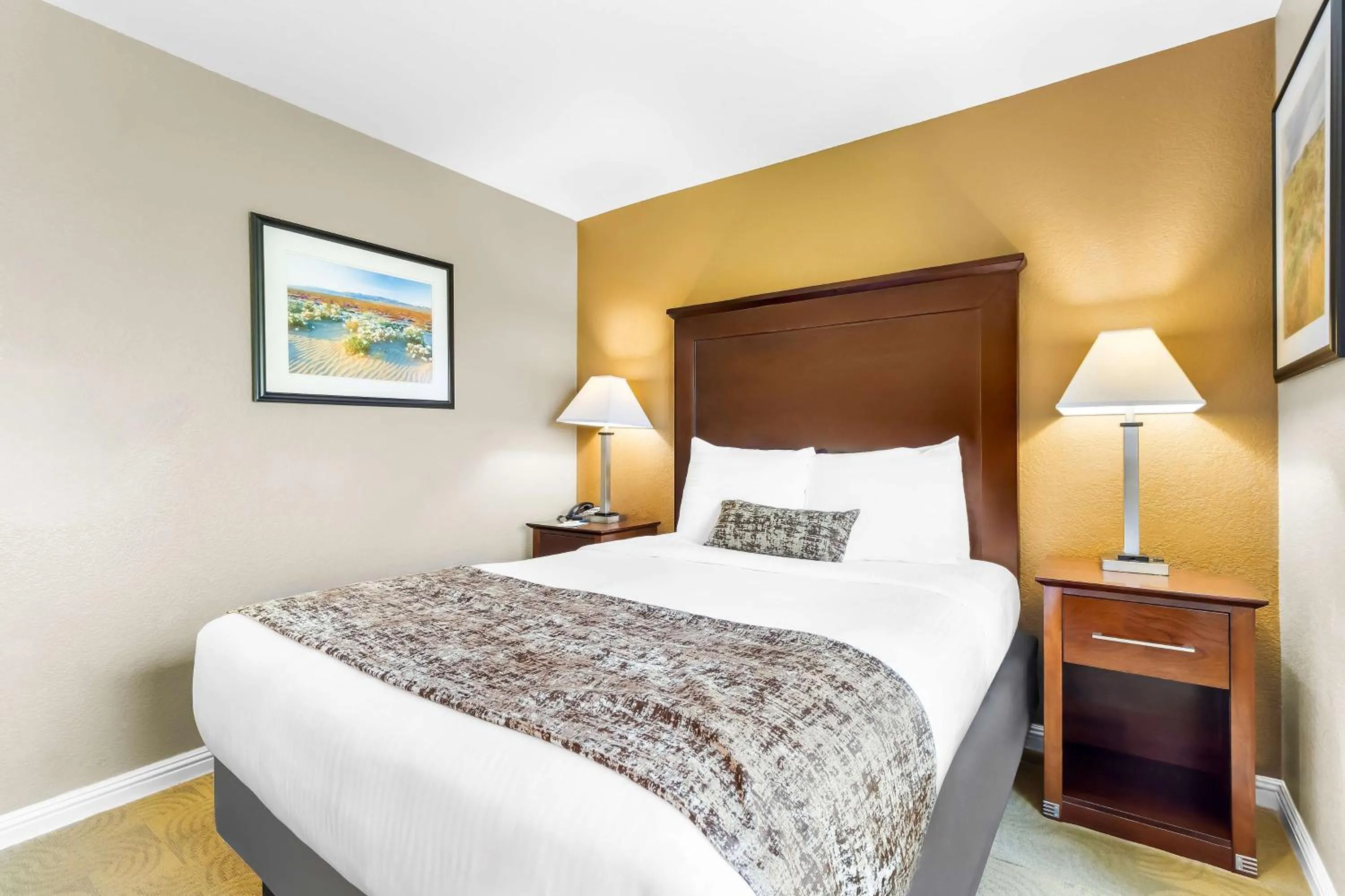 Bedroom, Bed in Best Western California City Inn & Suites