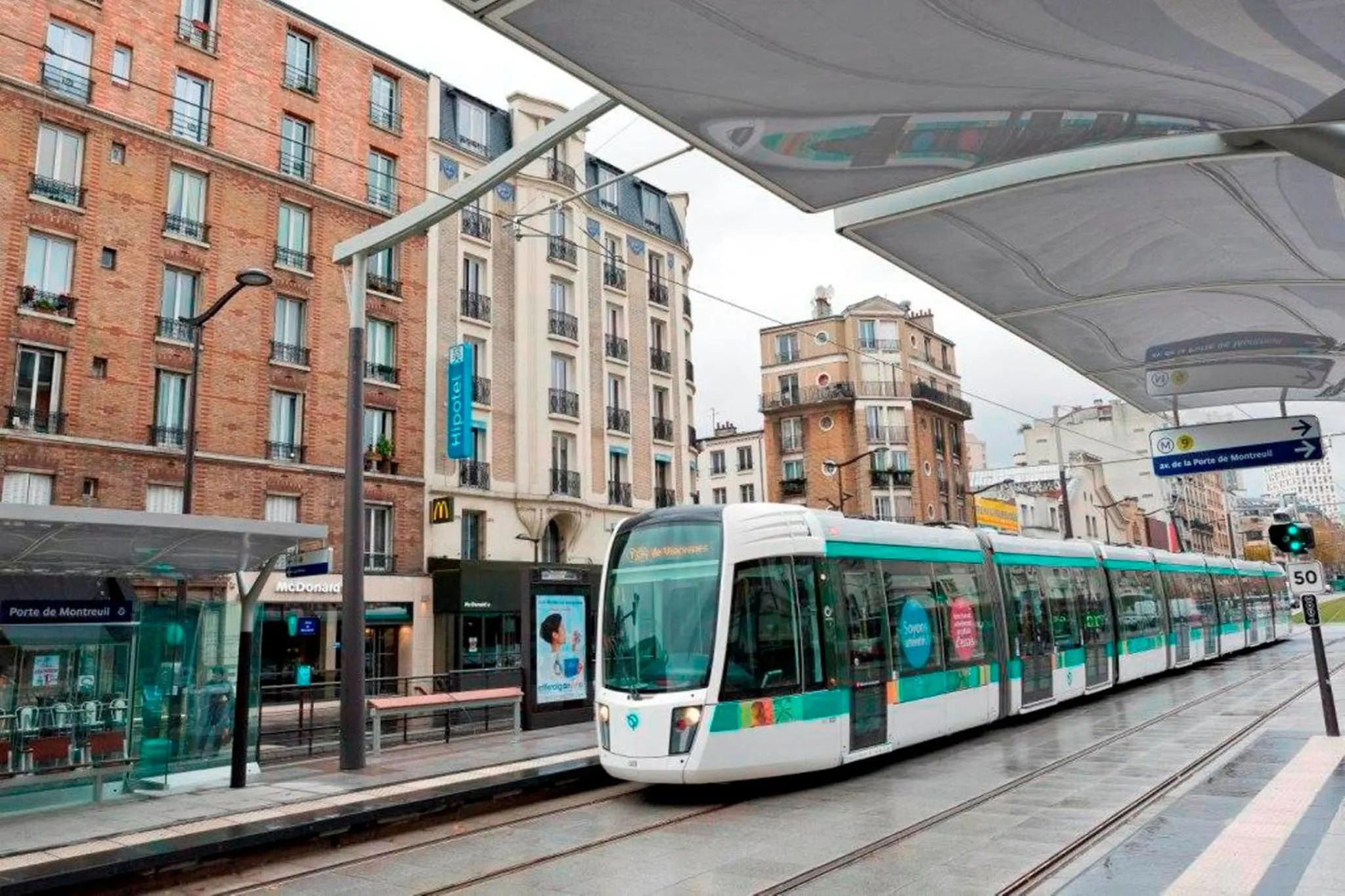 Area and facilities in Hipotel Paris Printania Maraichers