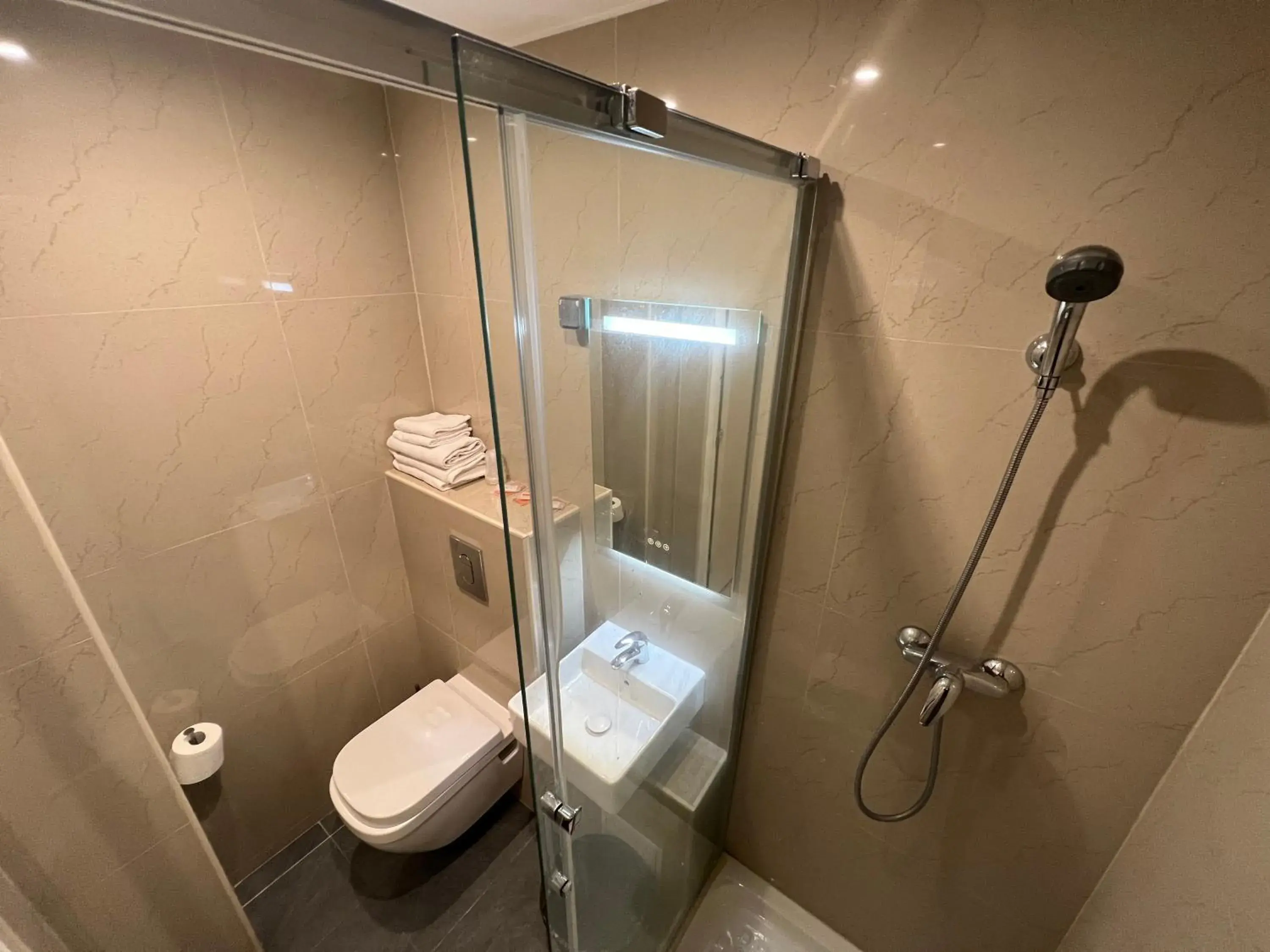 Single Room in Hipotel Paris Printania Maraichers Single Room in Hipotel Paris Printania Maraichers