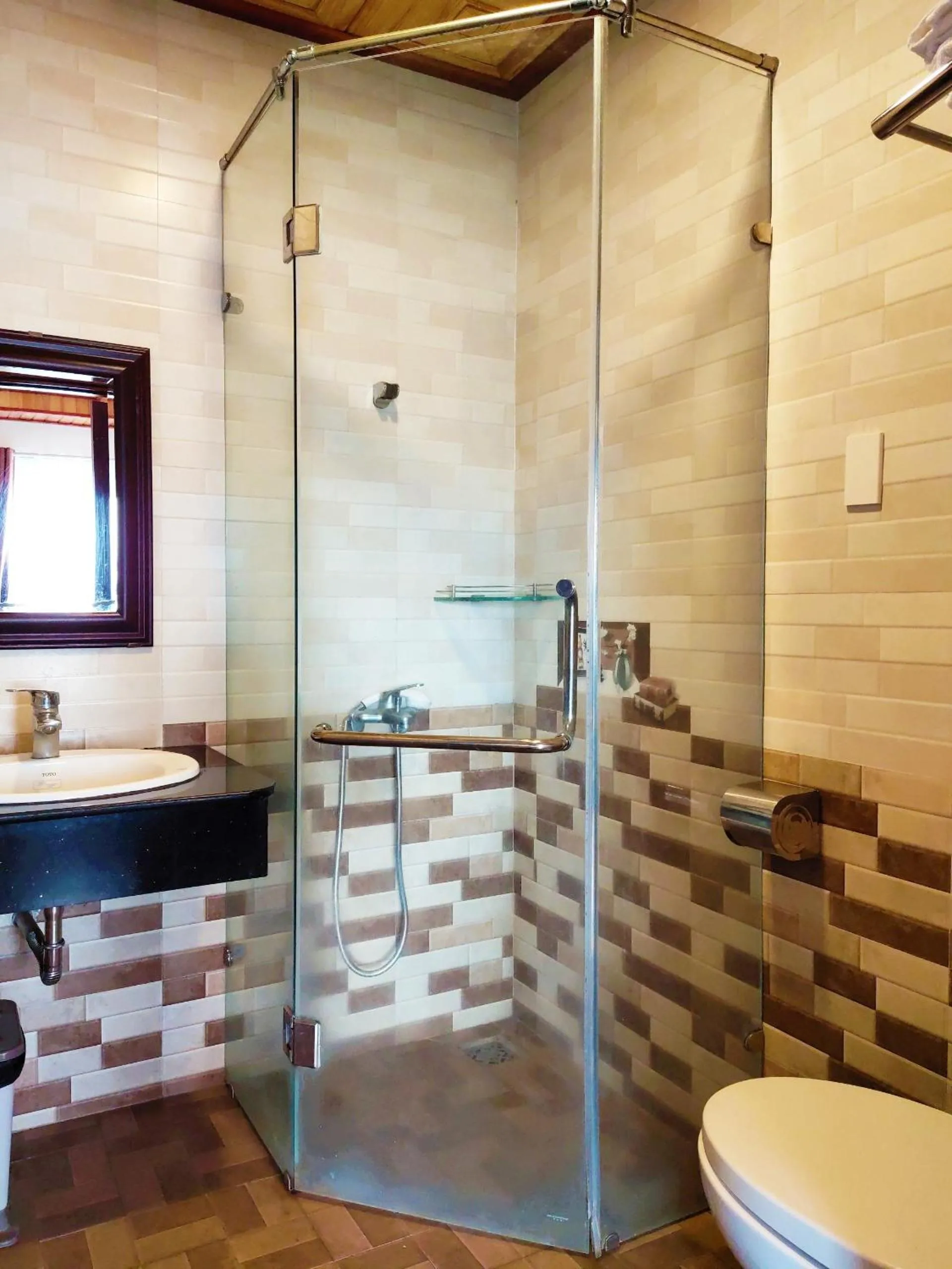 Bathroom in New Hampton Suits-Tam Xuan Centre Hotel