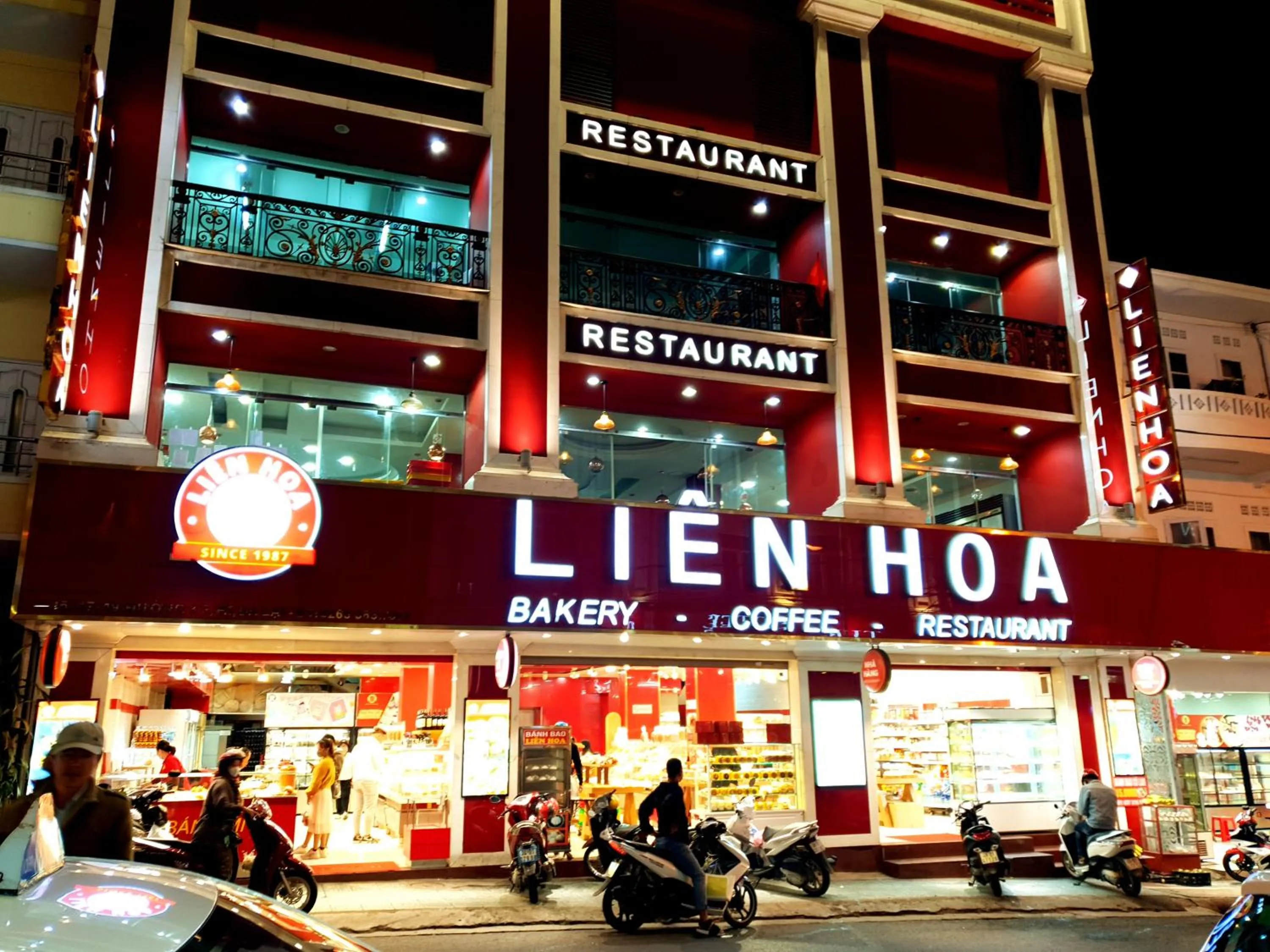 Restaurant/places to eat in New Hampton Suits-Tam Xuan Centre Hotel