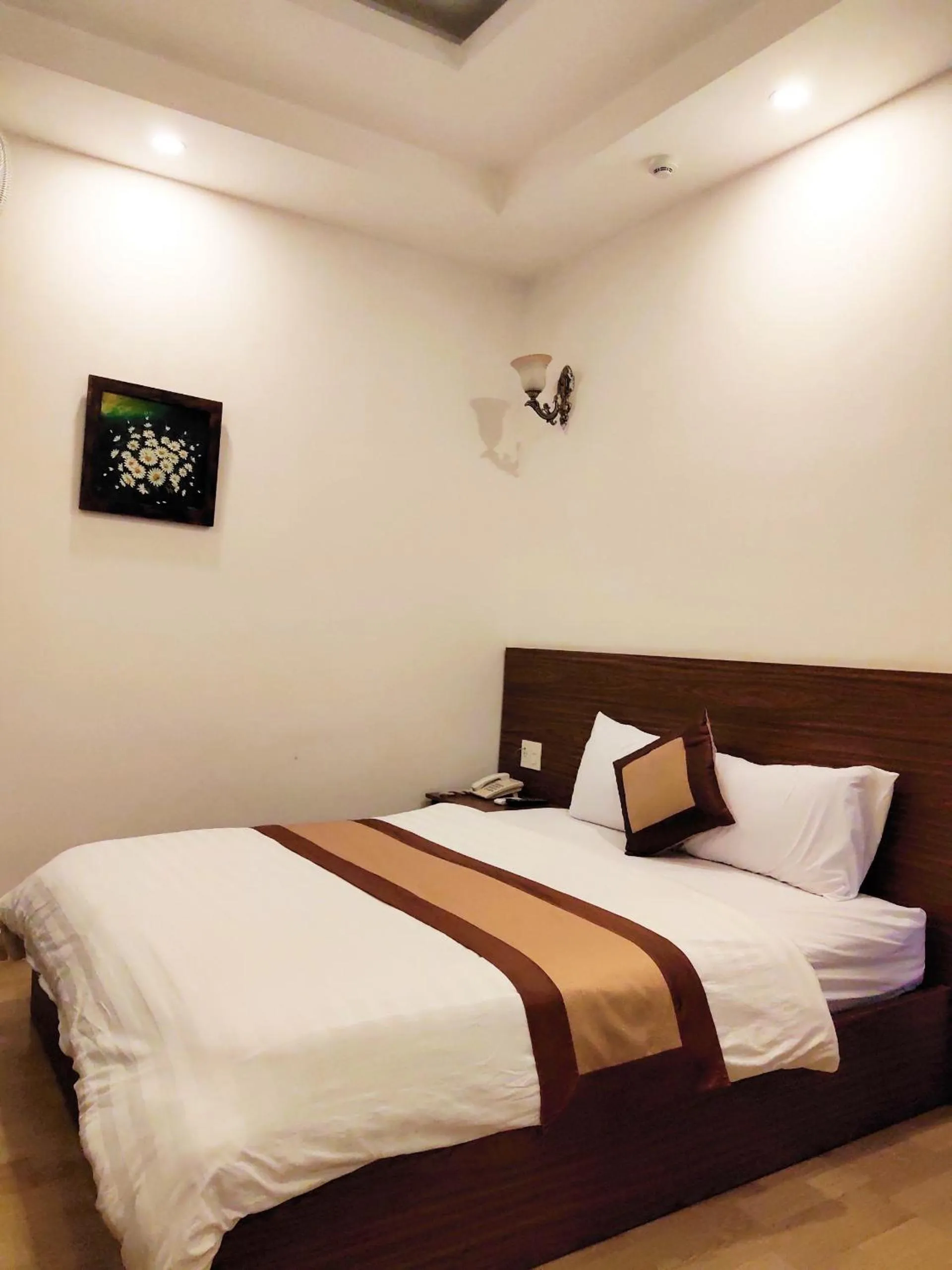 Bed in New Hampton Suits-Tam Xuan Centre Hotel