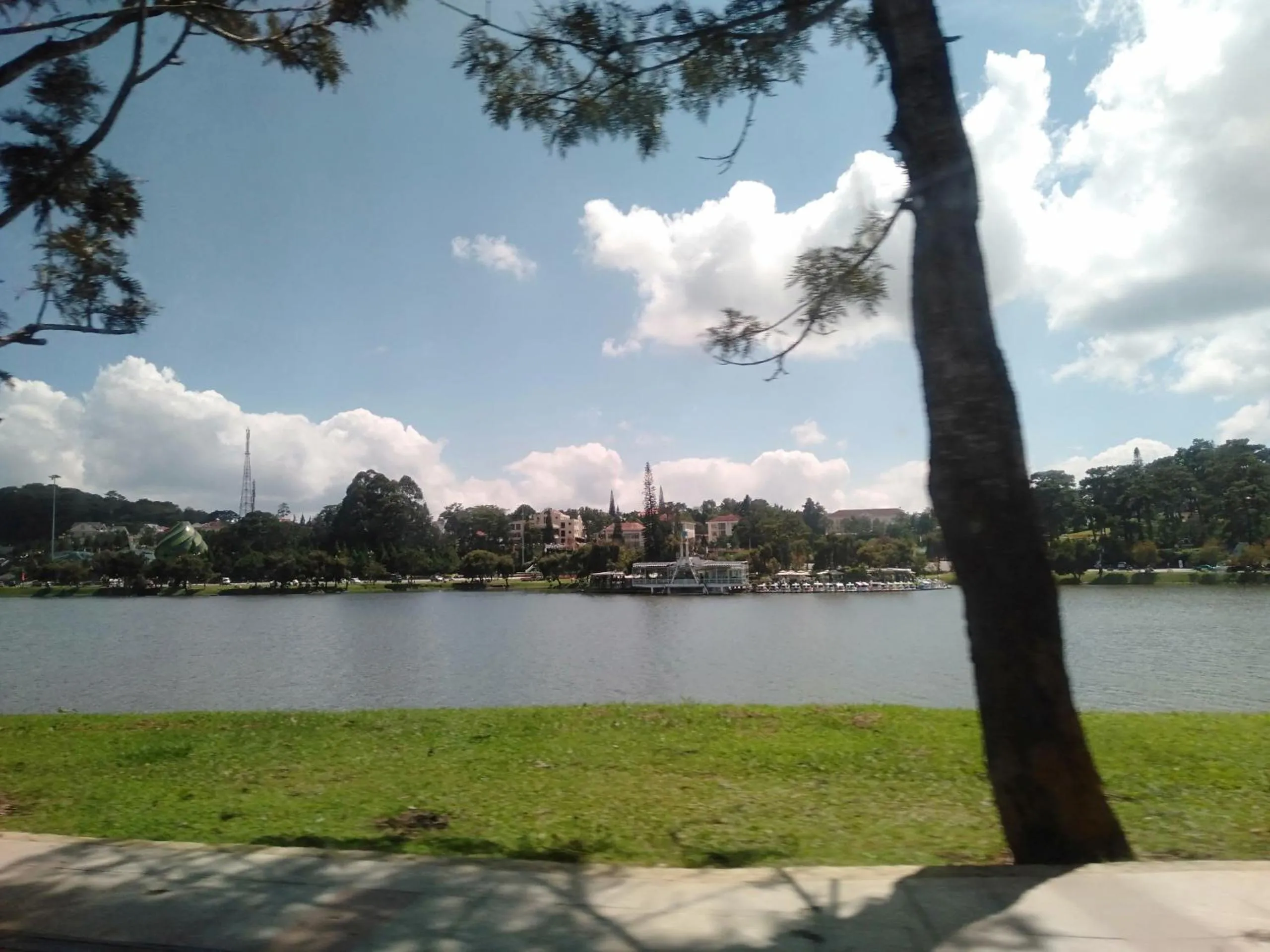 Neighbourhood in New Hampton Suits-Tam Xuan Centre Hotel