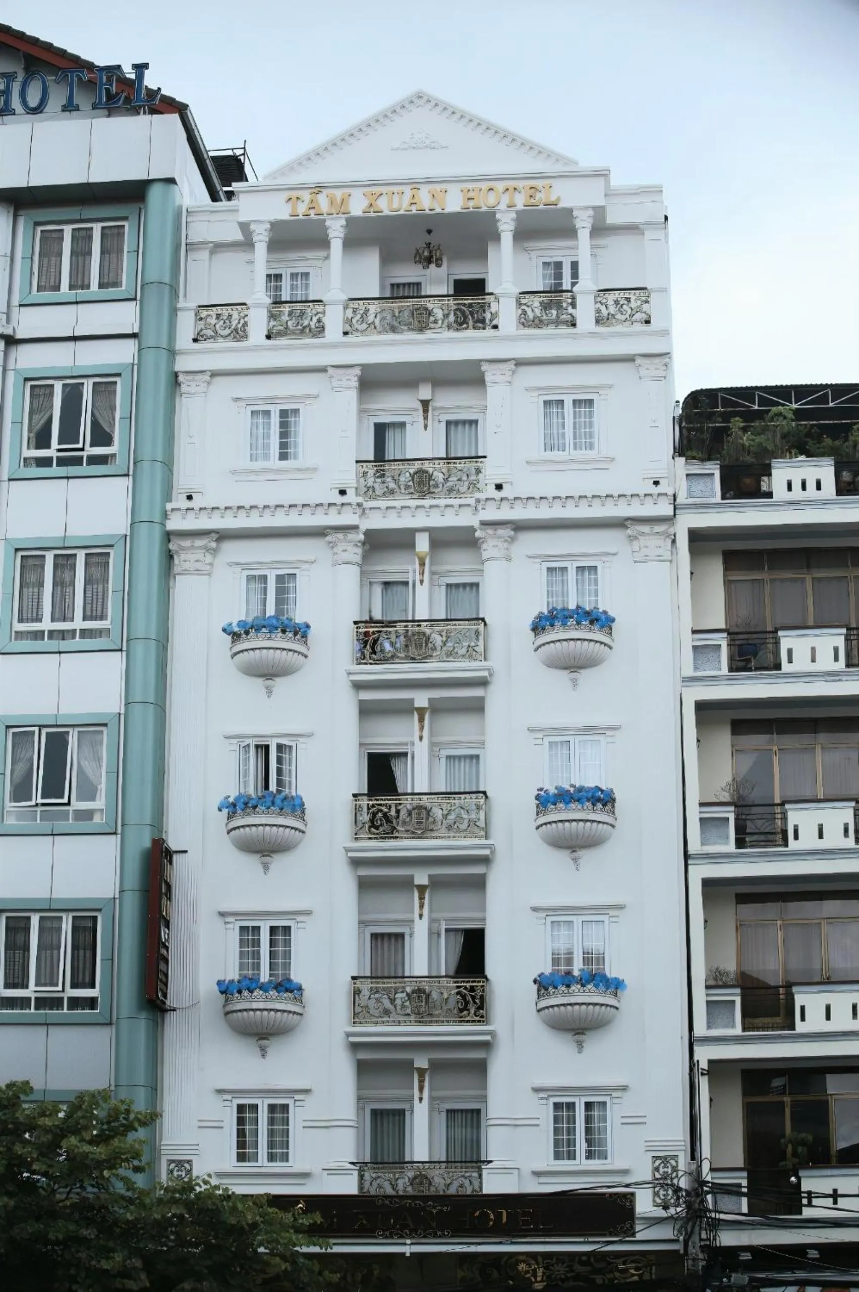 Property building in New Hampton Suits-Tam Xuan Centre Hotel