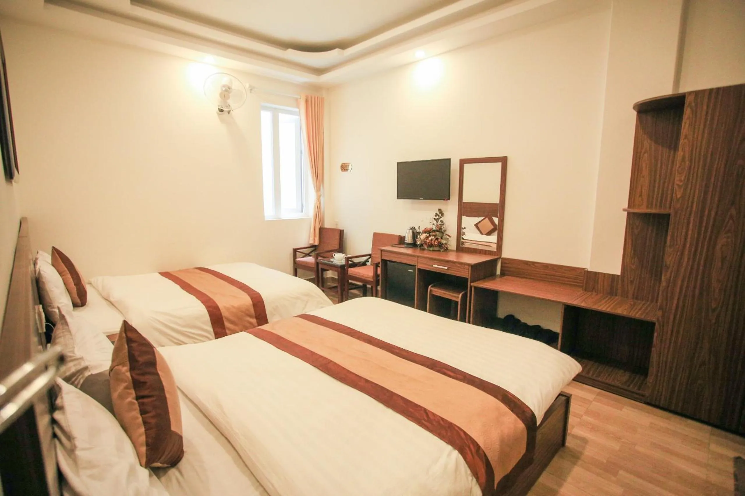 Bedroom, Bed in New Hampton Suits-Tam Xuan Centre Hotel