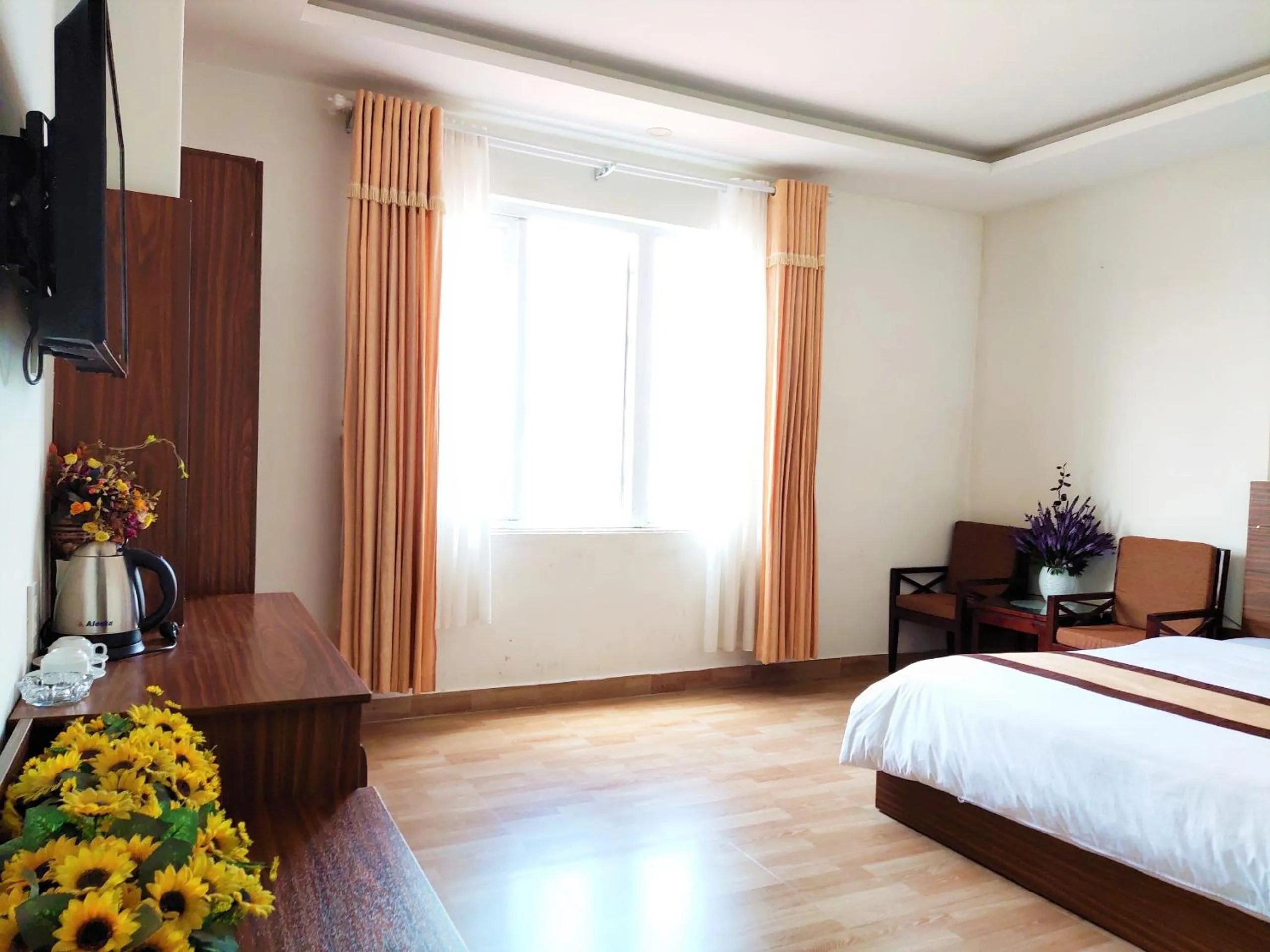 Bedroom, Bed in New Hampton Suits-Tam Xuan Centre Hotel