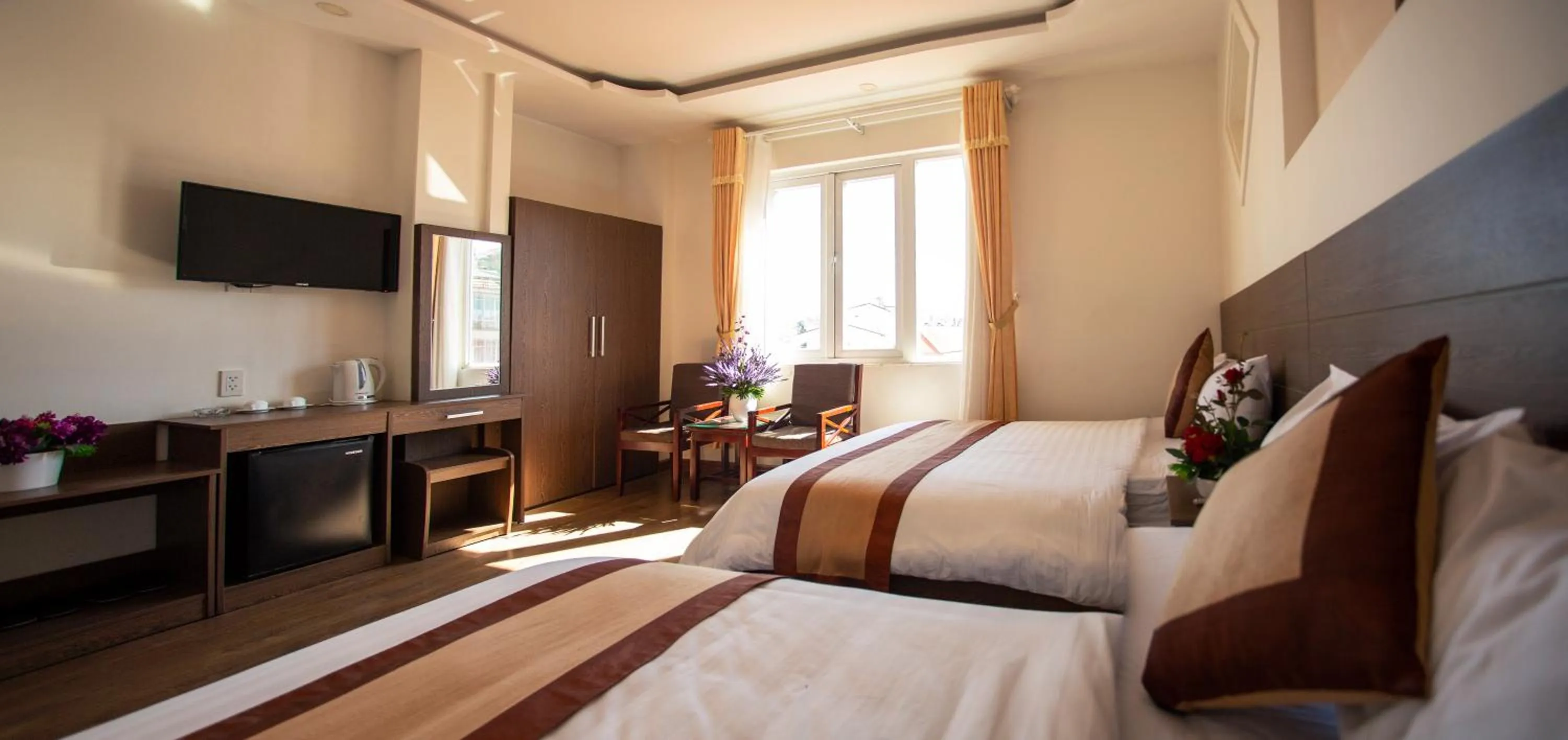 Bed in New Hampton Suits-Tam Xuan Centre Hotel