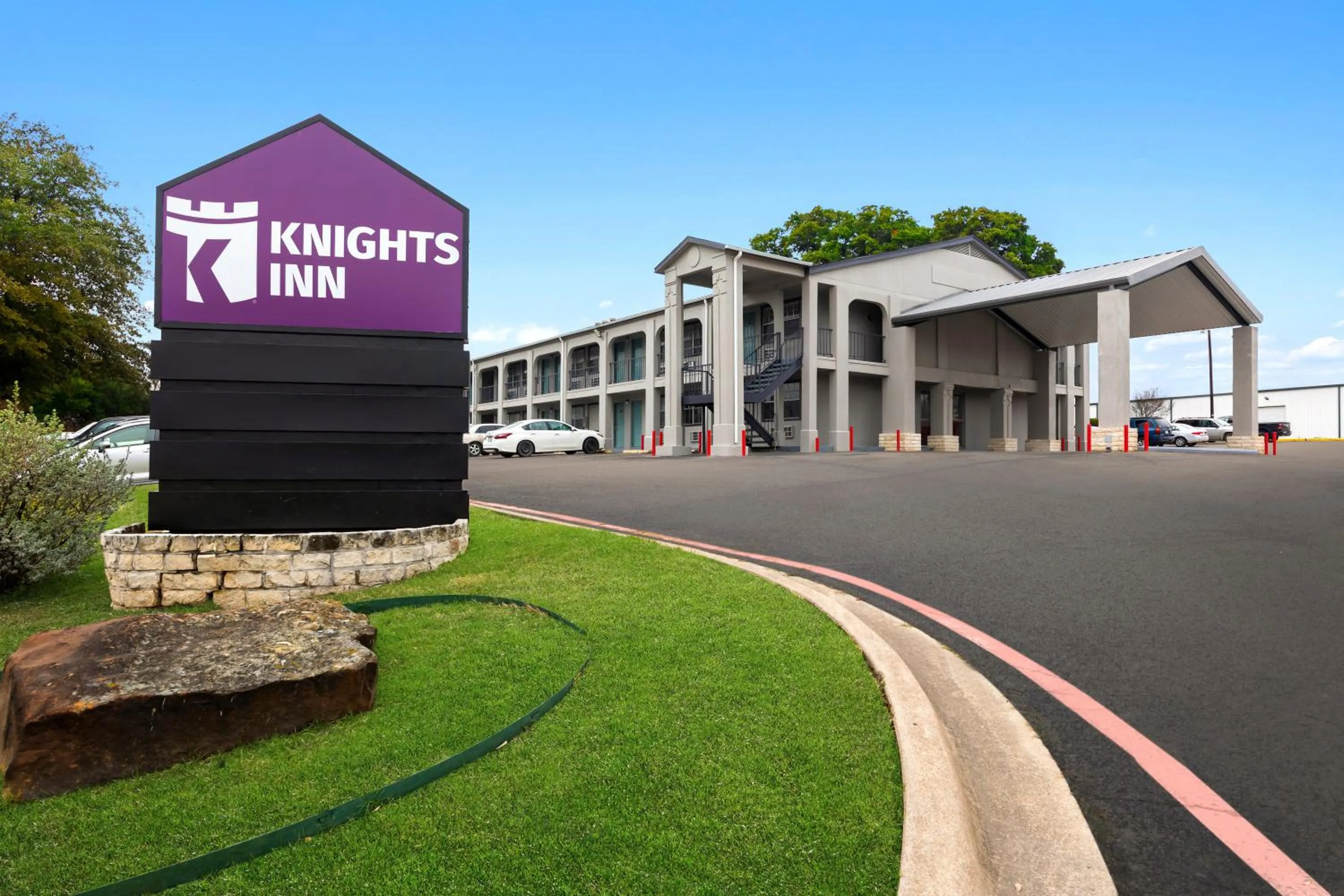 Property building in Knights Inn - Belton/Temple