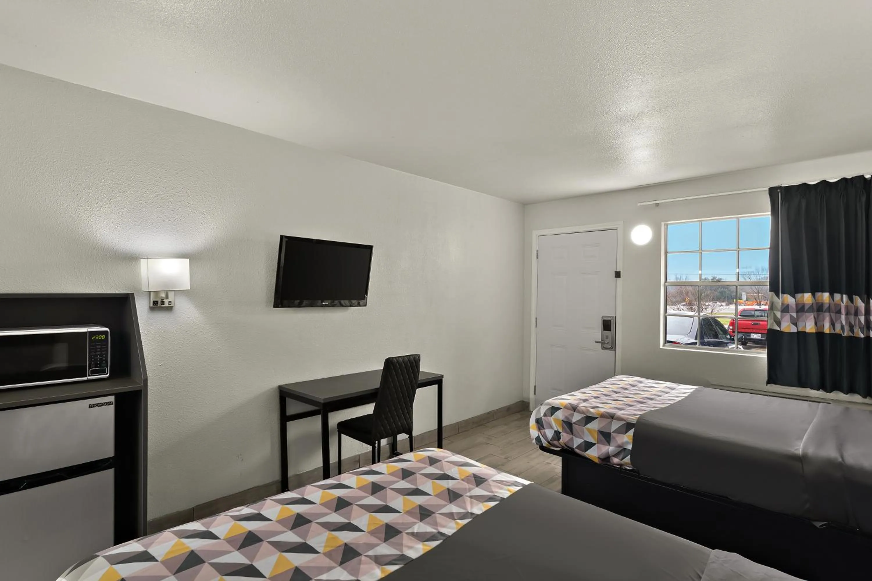 Bed in Knights Inn - Belton/Temple