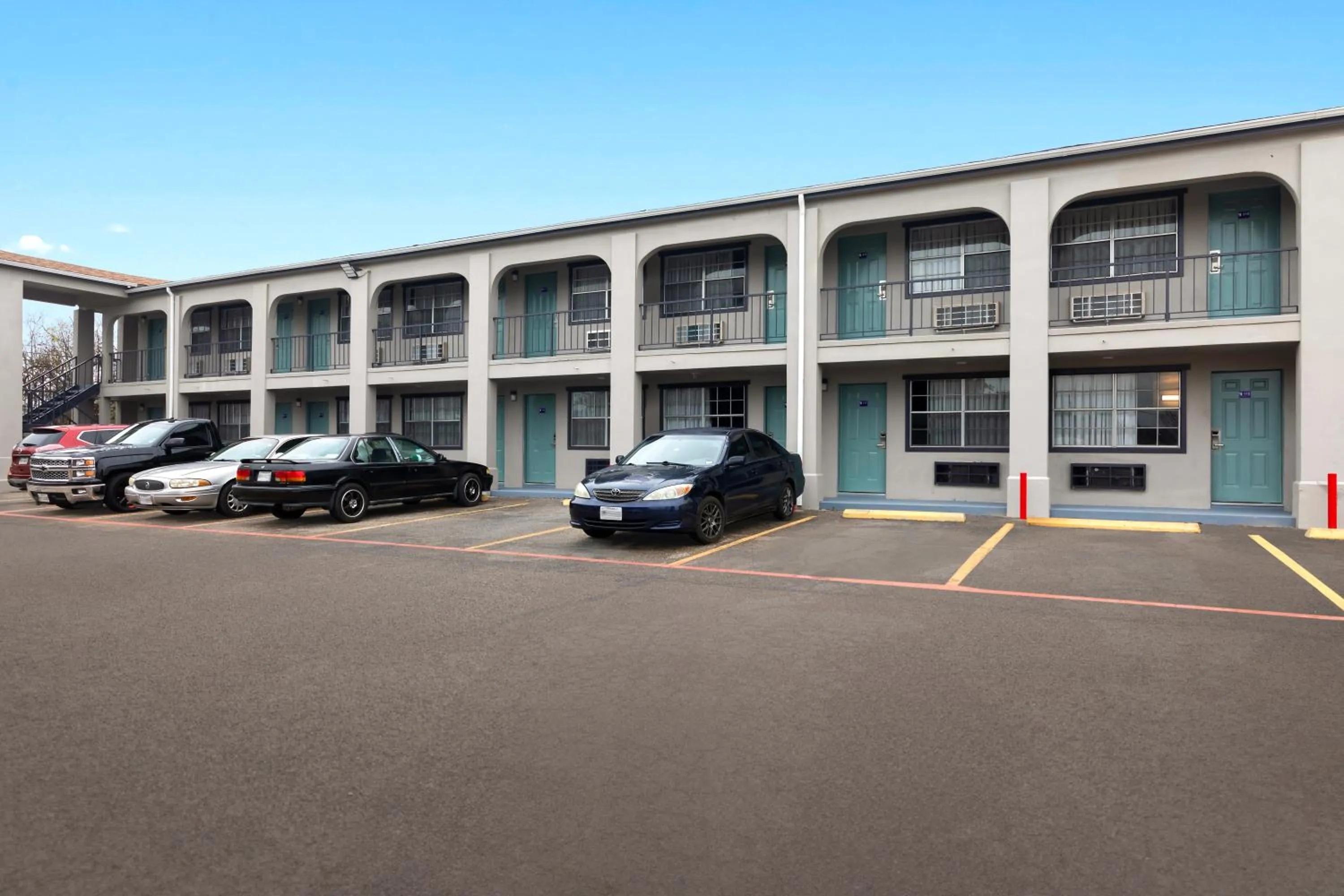 Property building in Knights Inn - Belton/Temple