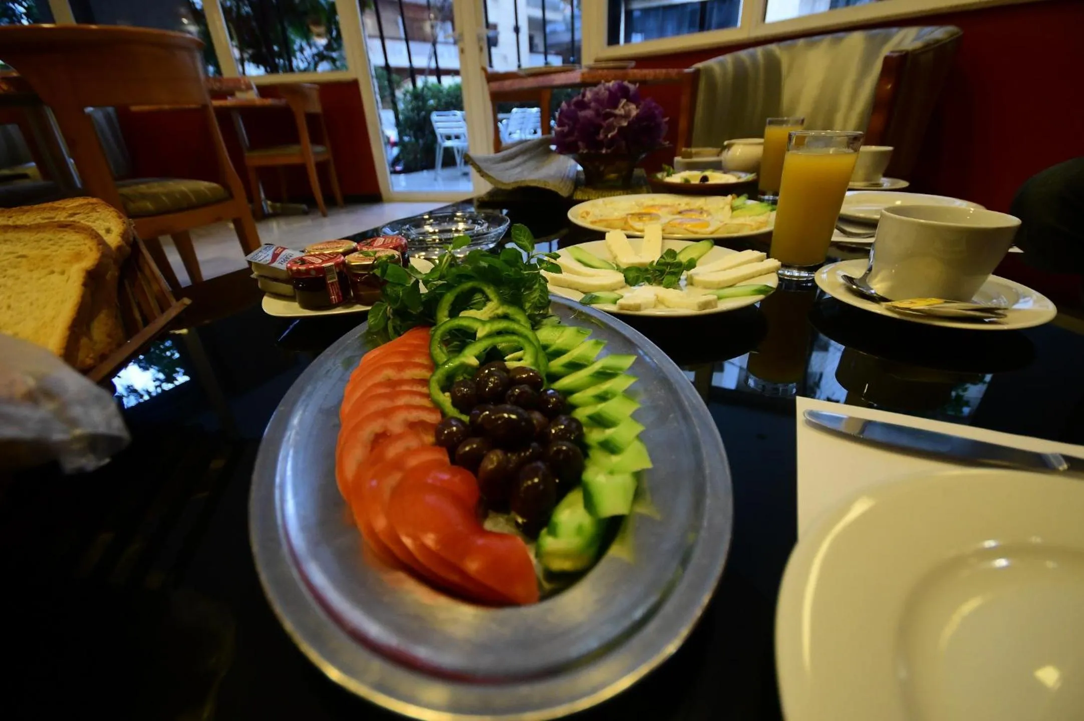 Breakfast in Brazilia Suites Hotel