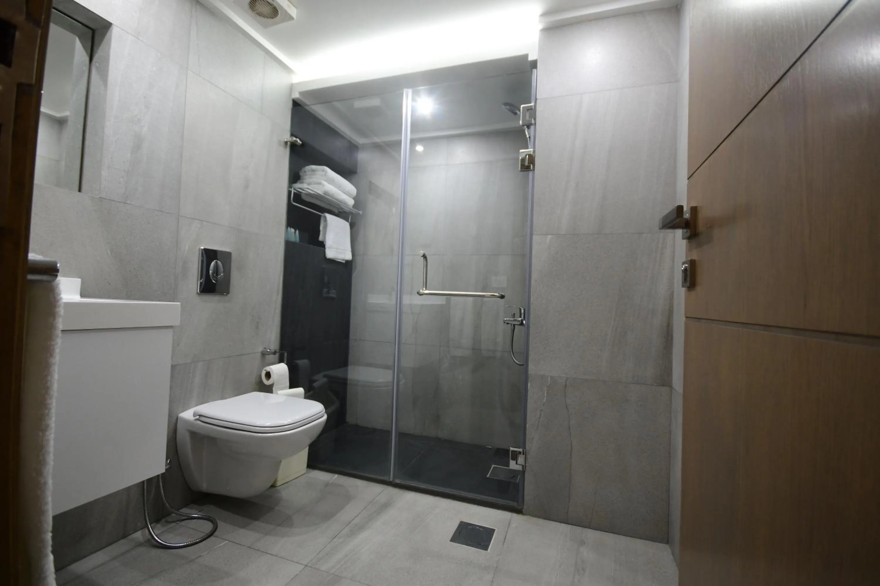 Bathroom in Brazilia Suites Hotel