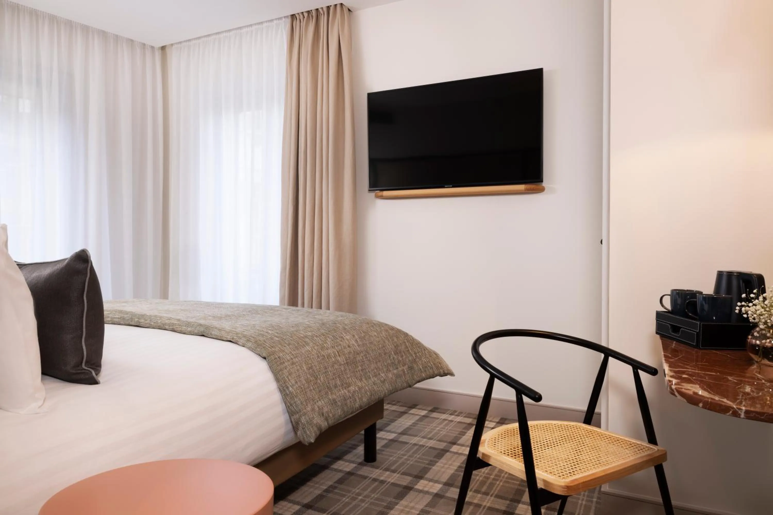 Bedroom, Bed in Hôtel Toujours & Spa