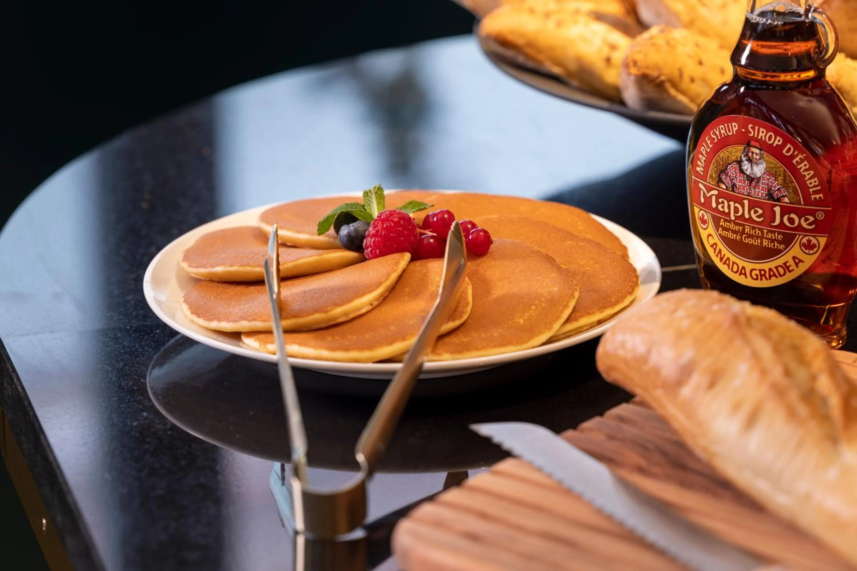 Buffet breakfast in Hôtel Toujours & Spa