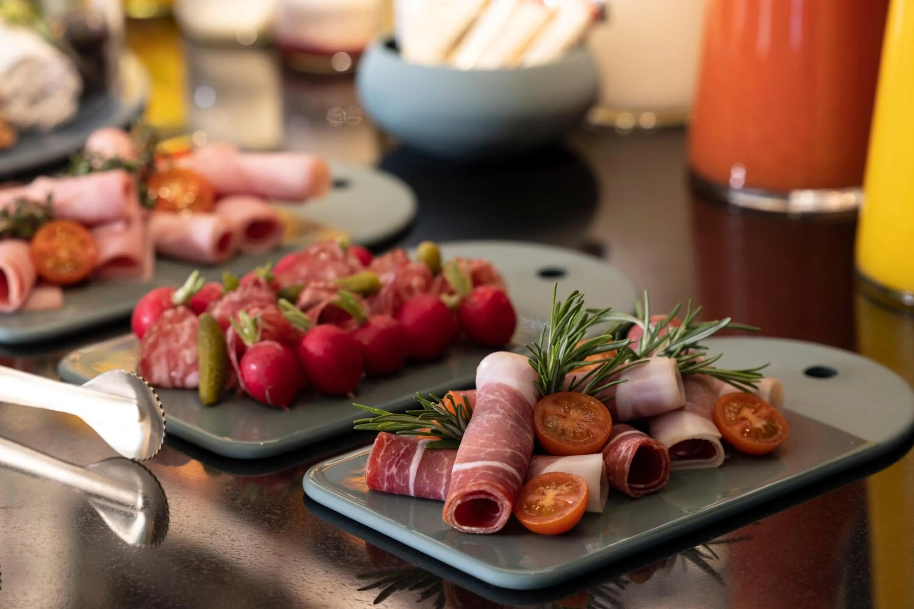 Buffet breakfast in Hôtel Toujours & Spa