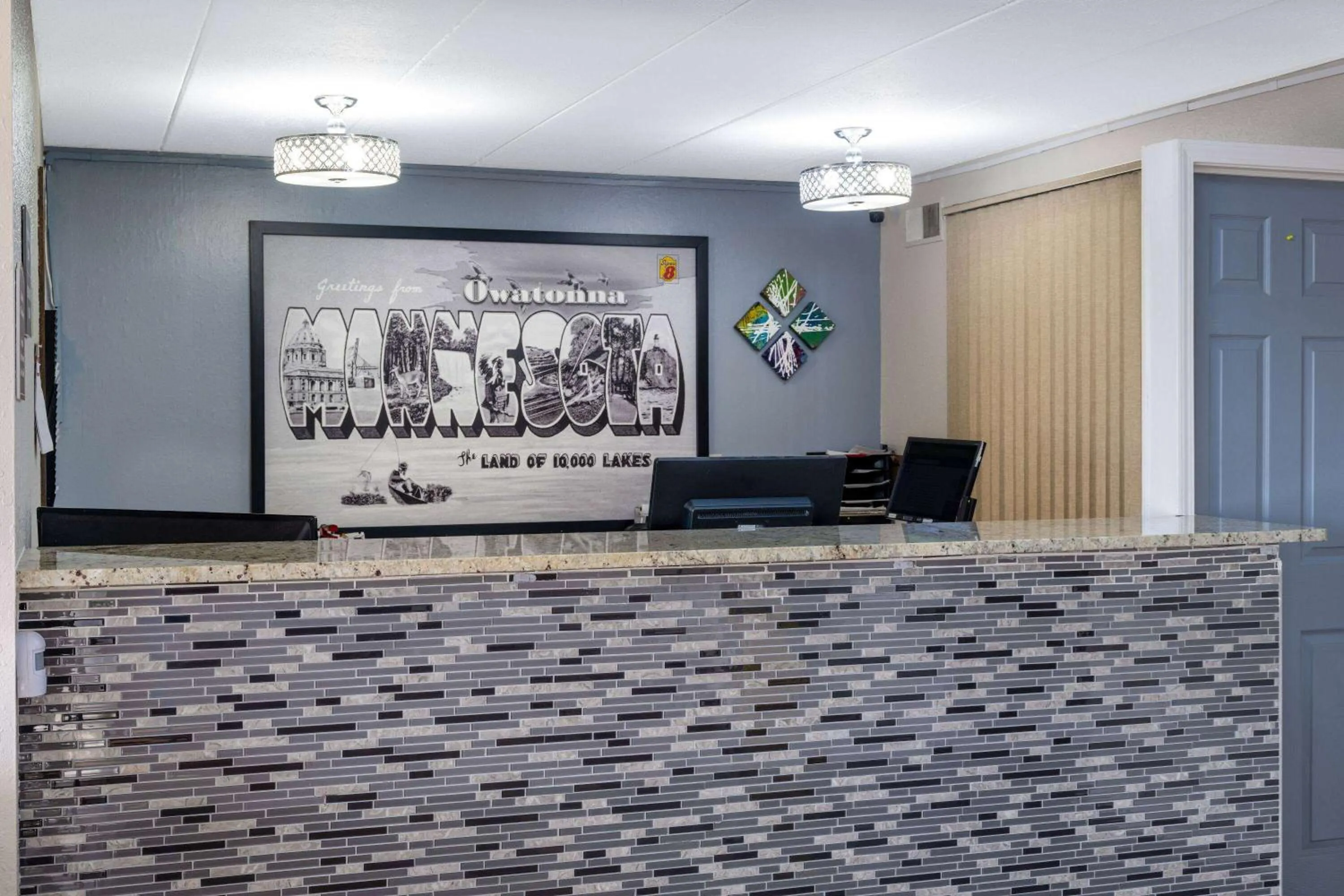 Lobby or reception in Super 8 by Wyndham Owatonna