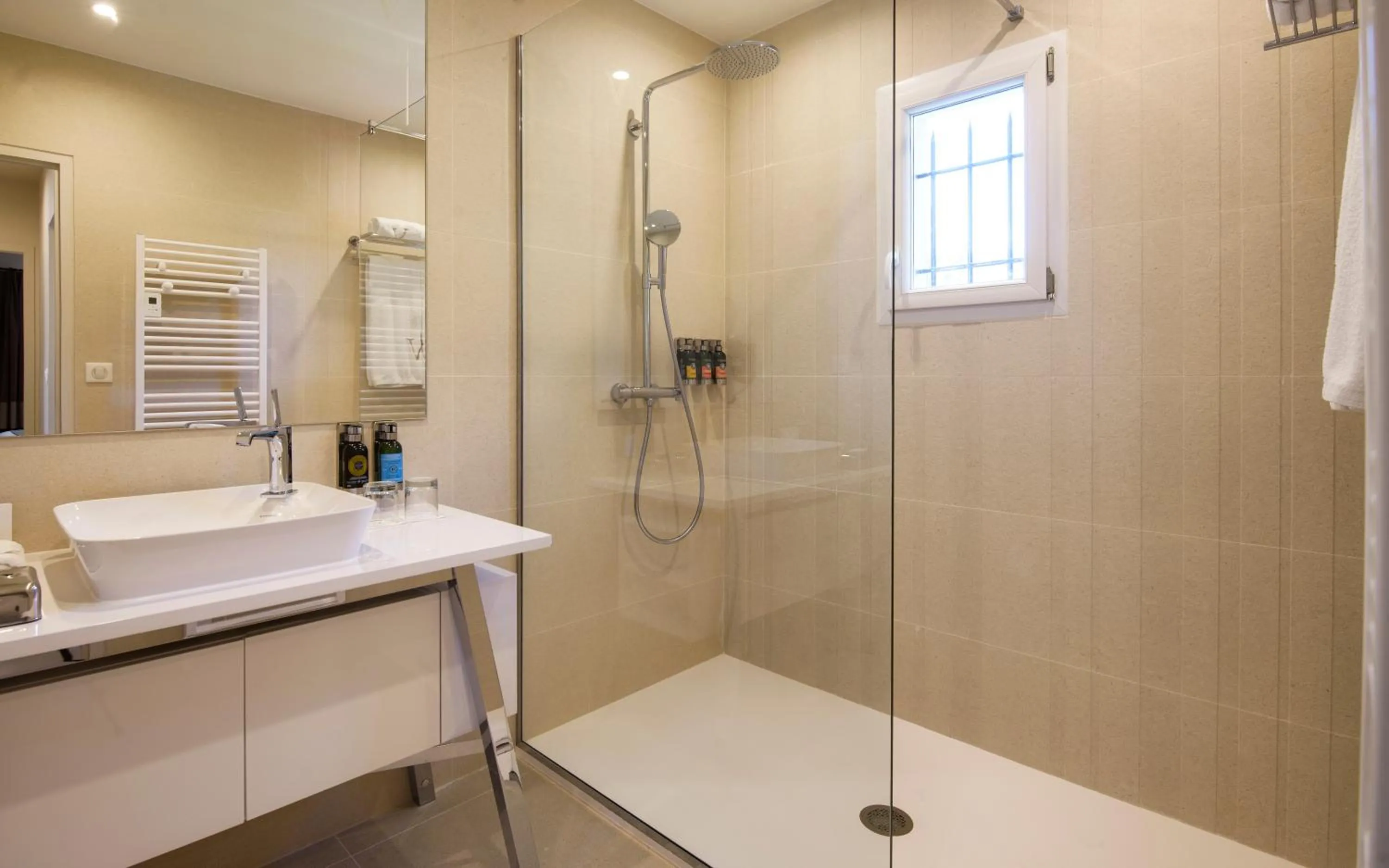 Bathroom in Le Vallon de Valrugues Hotel Spa & Villas