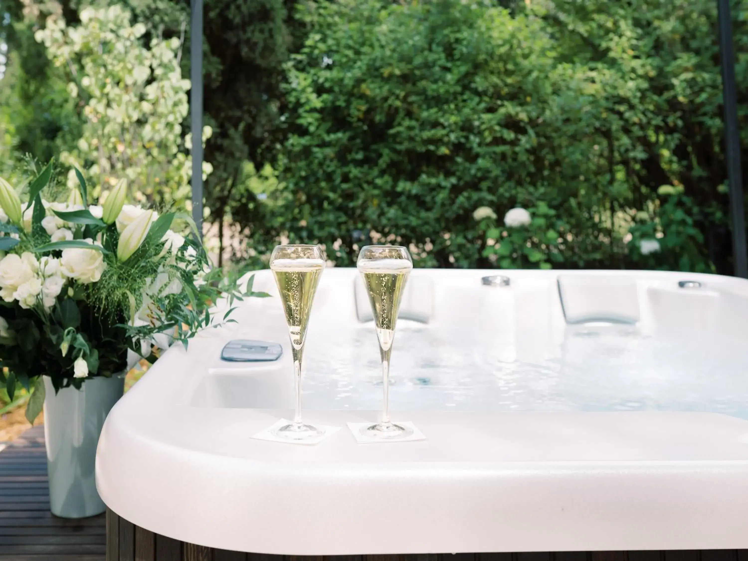 Suite with Hot Tub in Le Vallon de Valrugues Hotel Spa & Villas Suite with Hot Tub in Le Vallon de Valrugues Hotel Spa & Villas