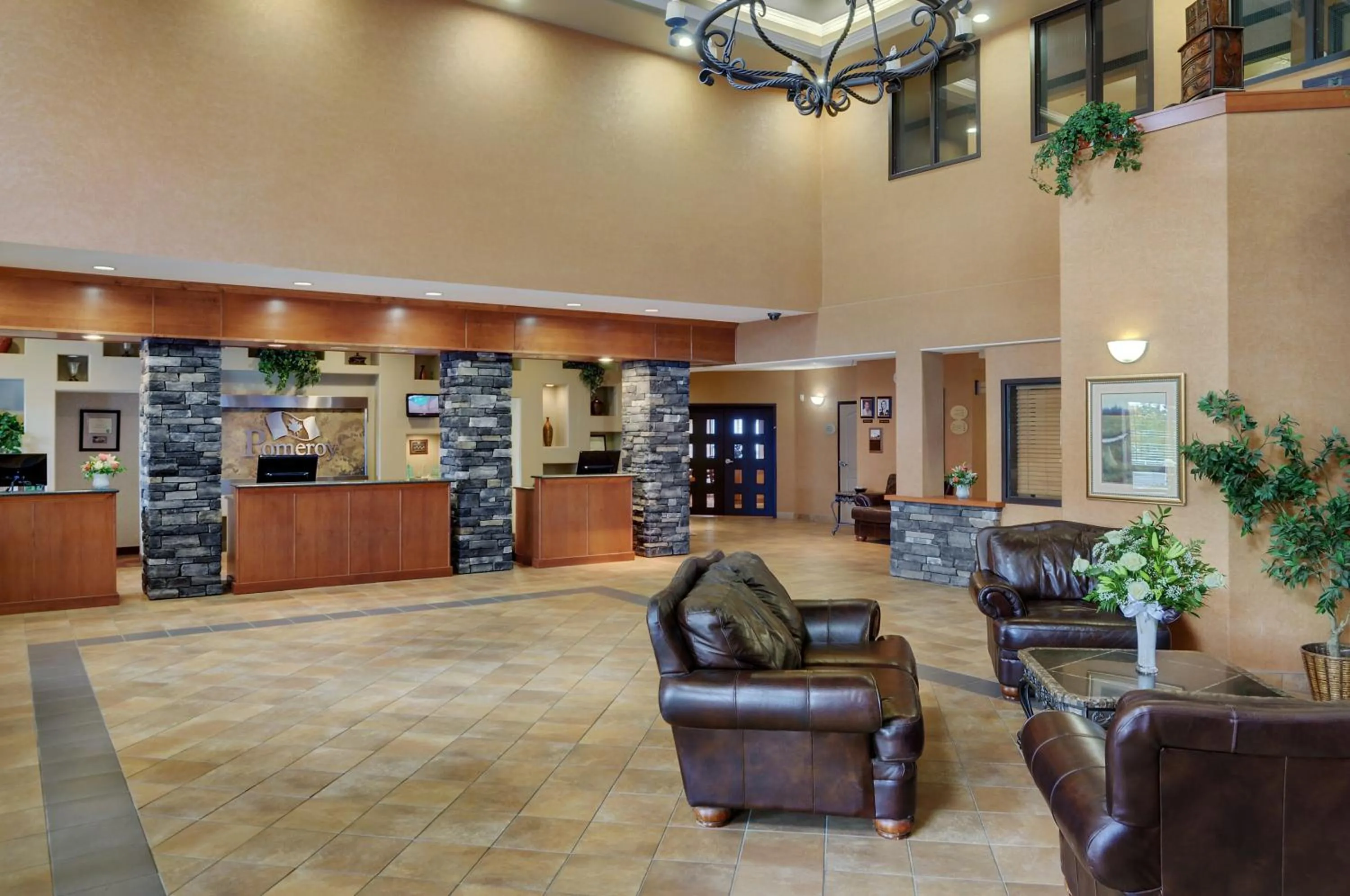 Lobby or reception in Pomeroy Inn and Suites Chetwynd