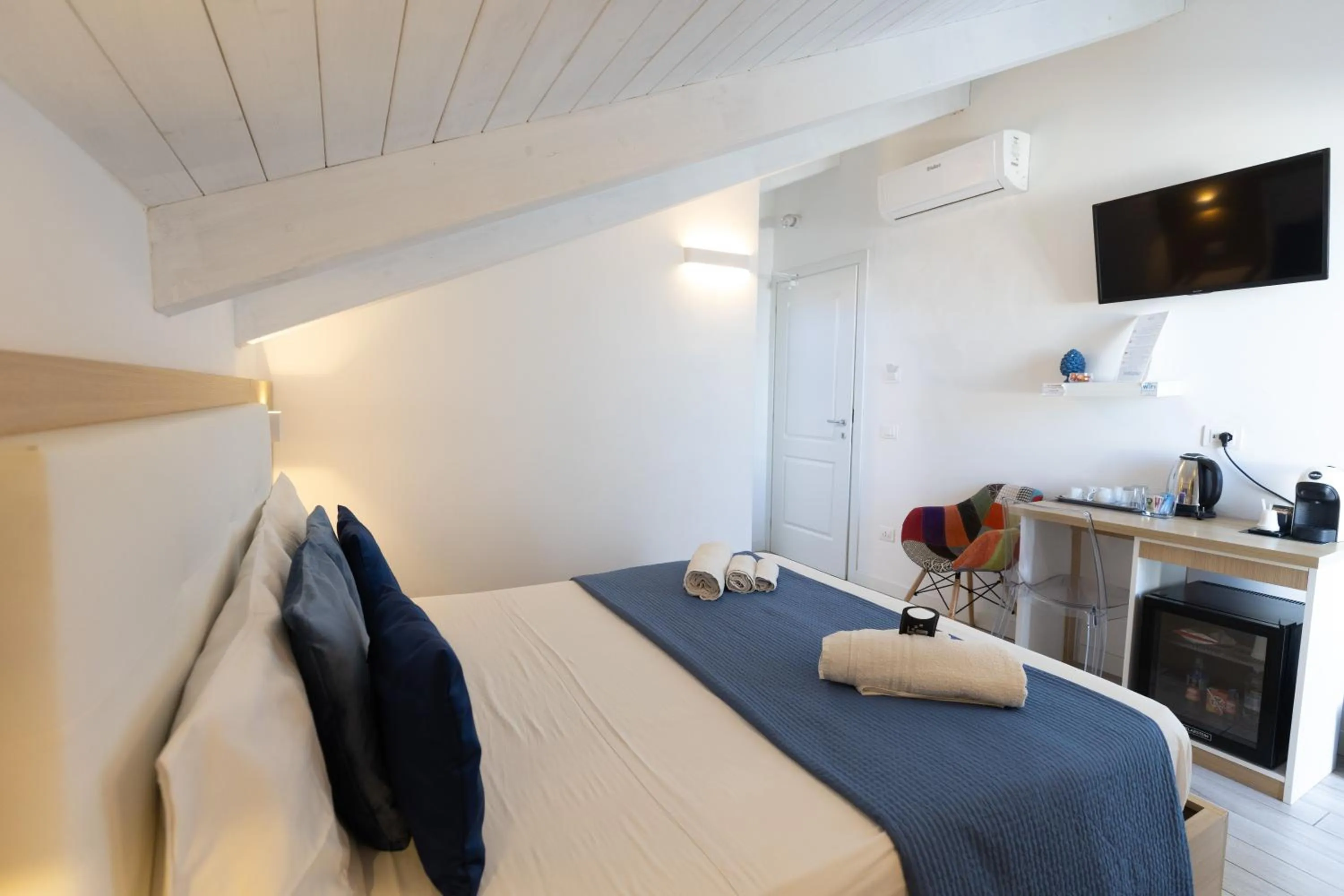 Bed in B&B Island Vista mare