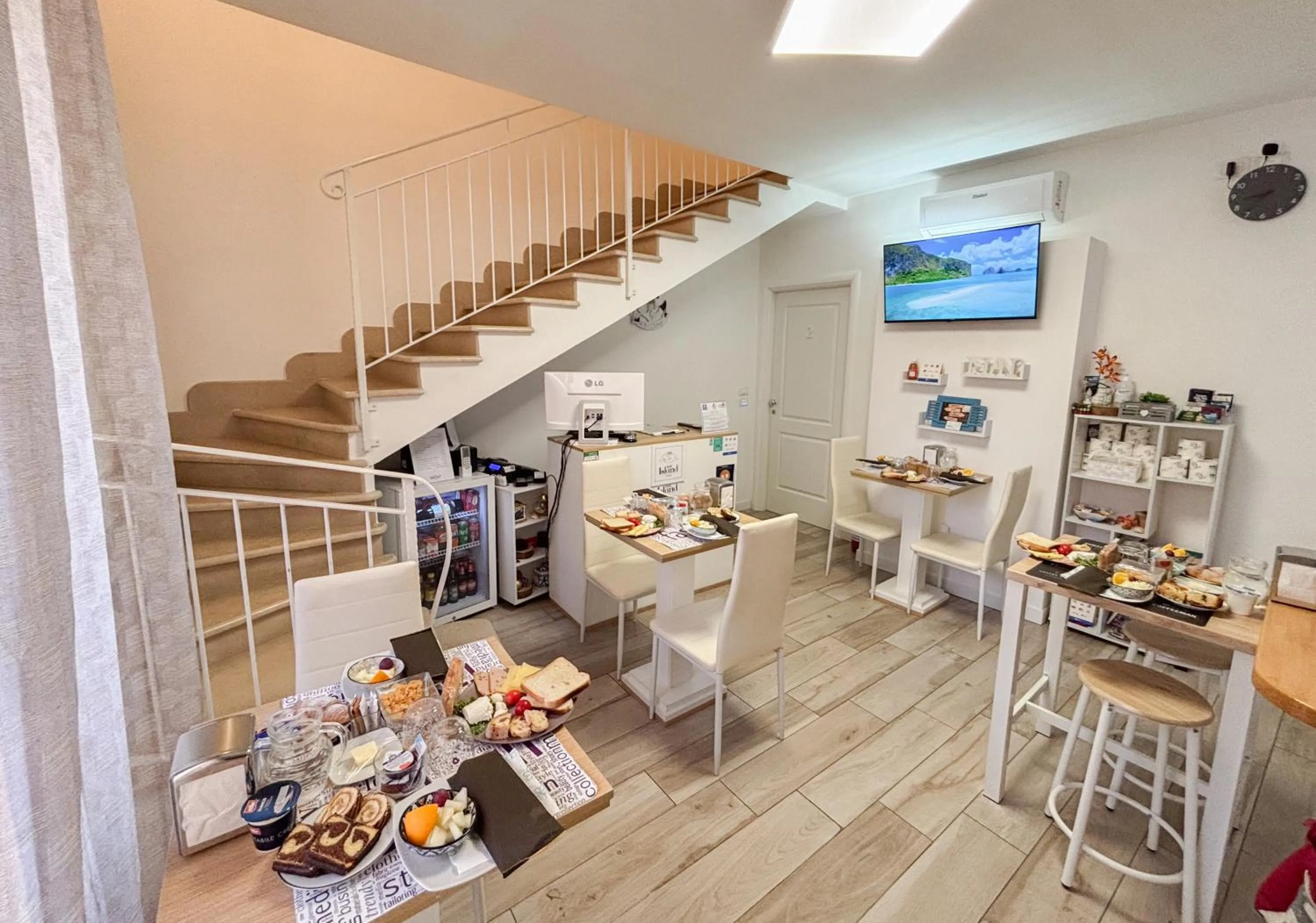 Communal lounge/ TV room in B&B Island Vista mare