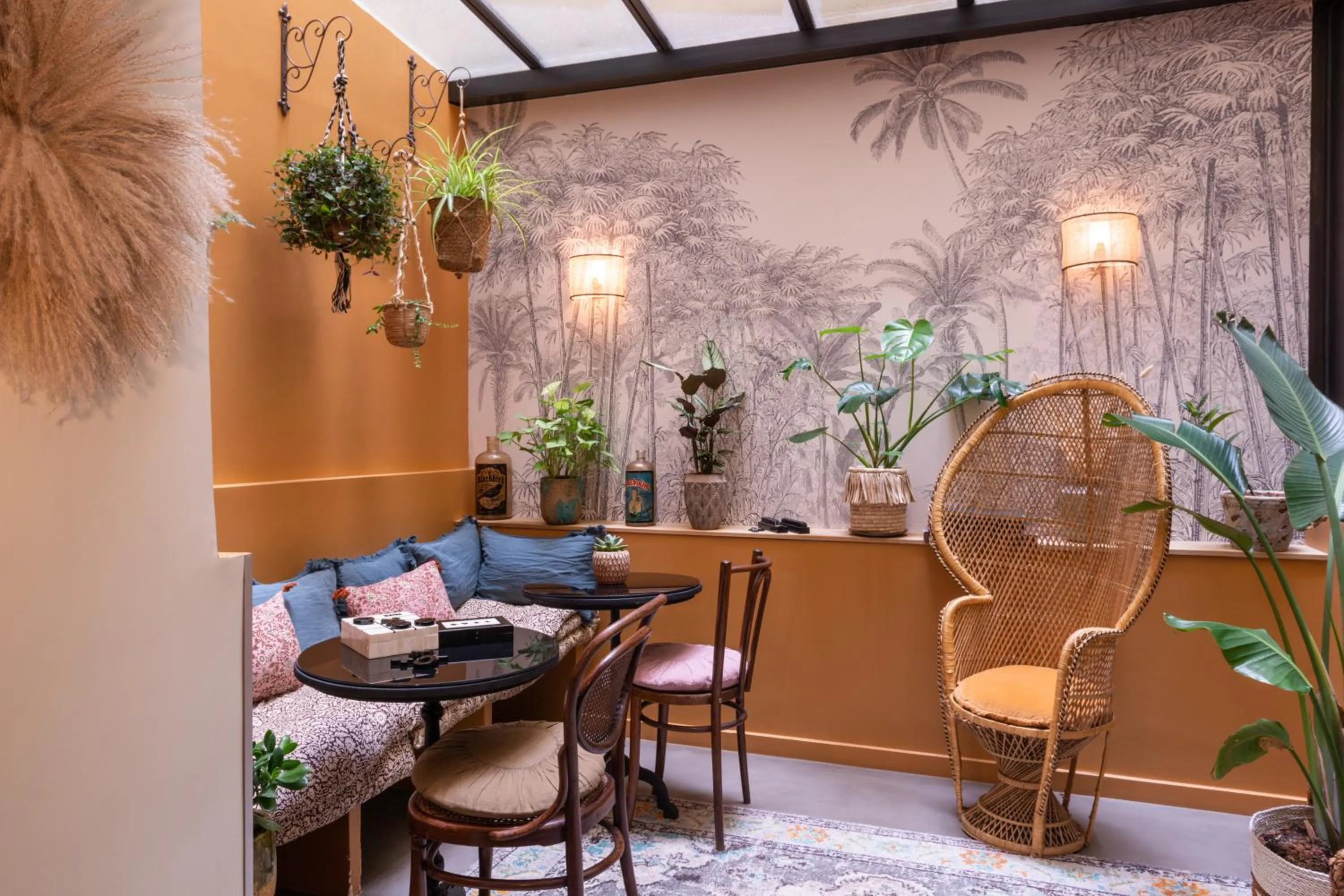 Restaurant/places to eat in Hotel Touraine Opera