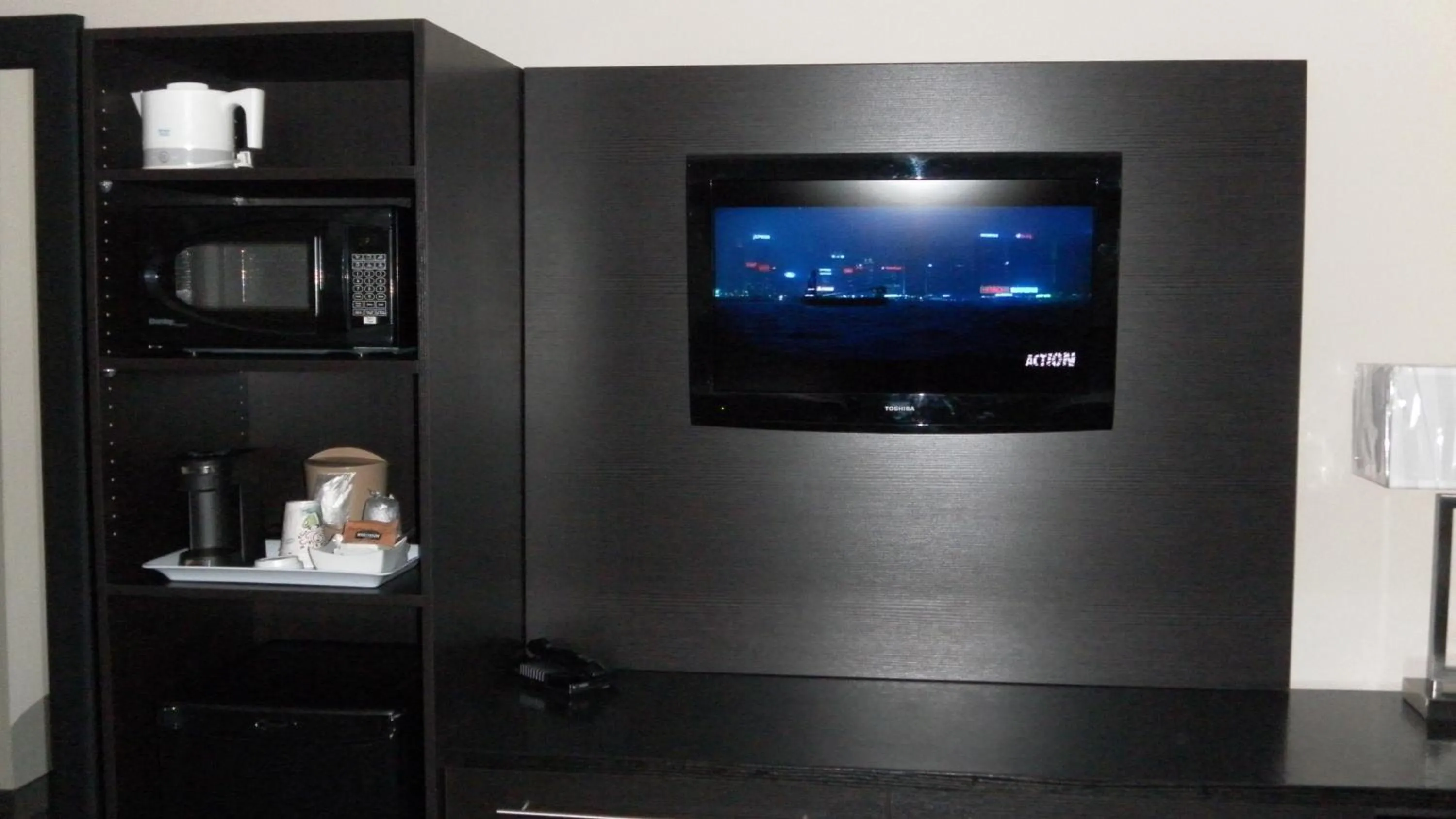 TV and multimedia in Stampeder Inn