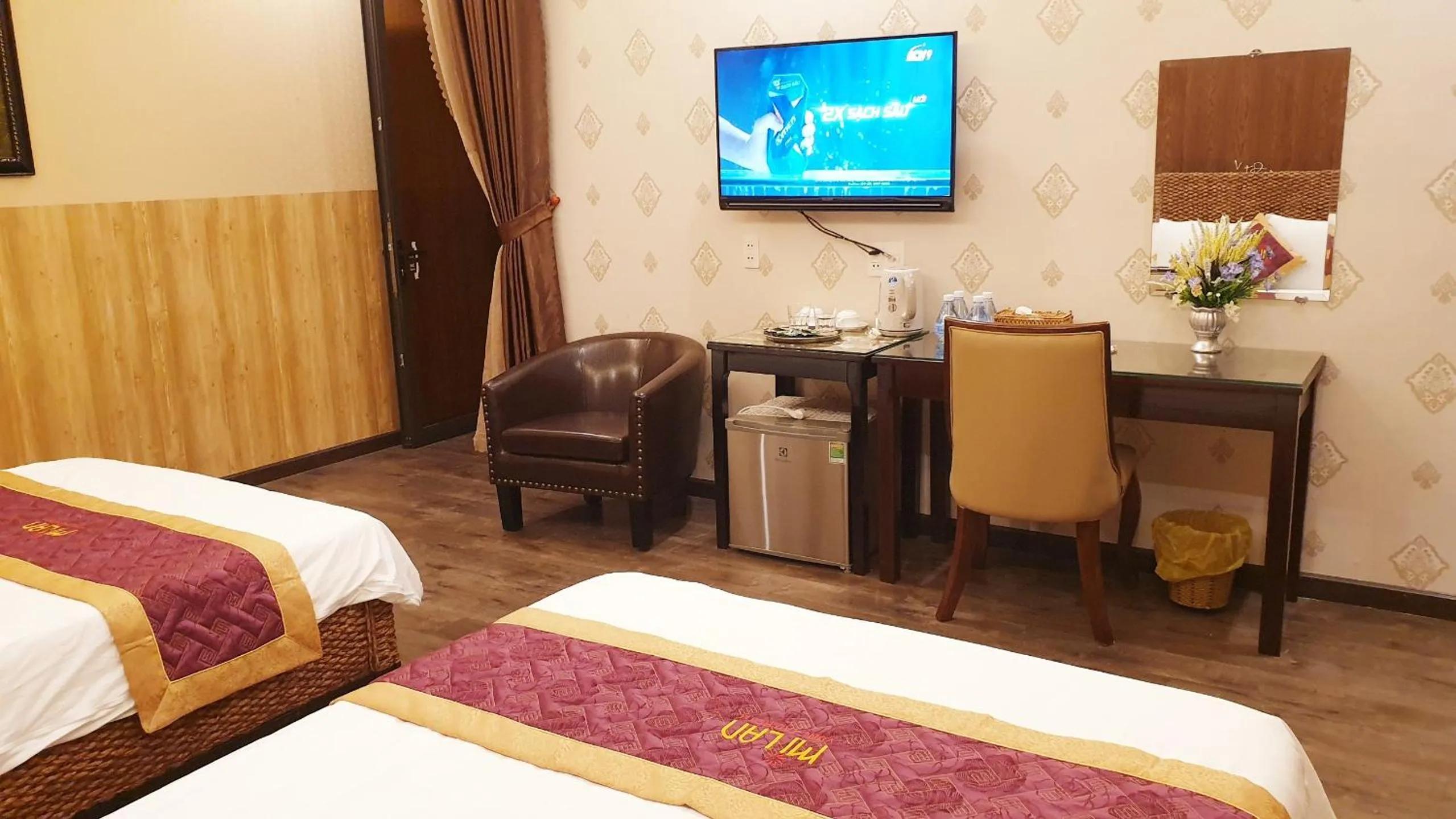 Photo of the whole room, Bed in Mi Lan Boutique Resort