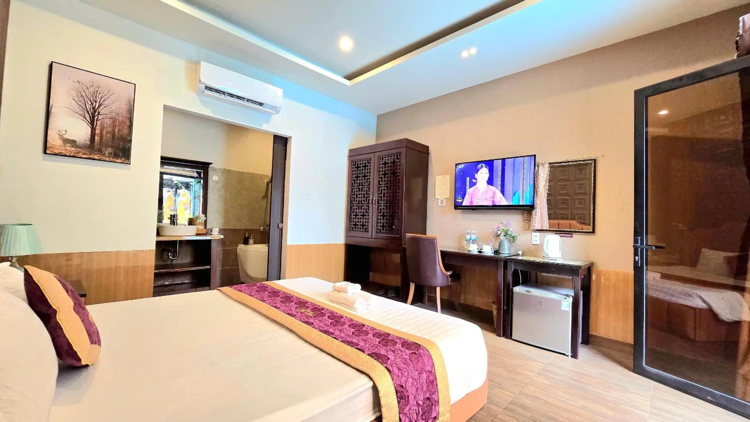 Photo of the whole room, Bed in Mi Lan Boutique Resort