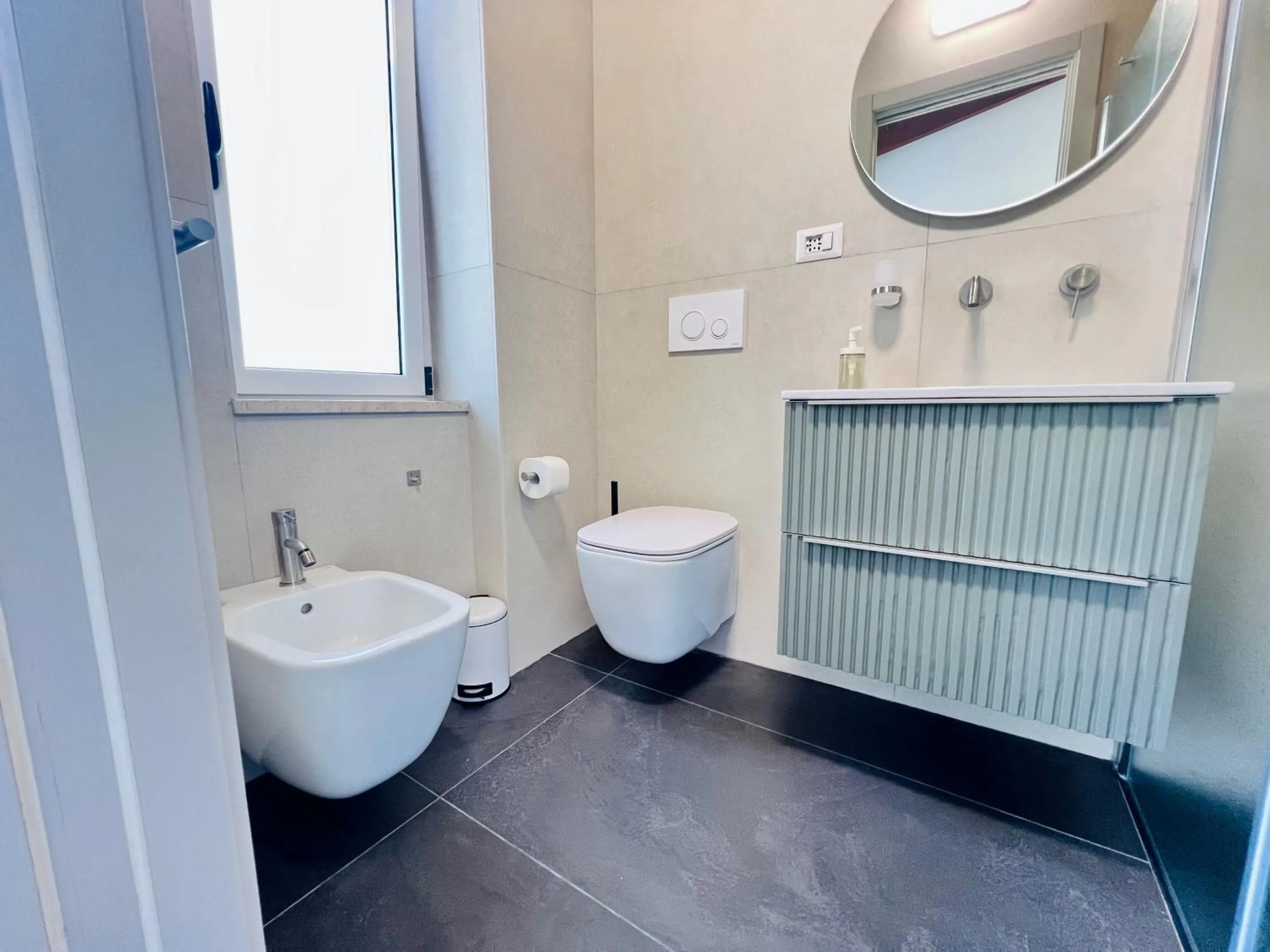 Toilet in "Sweet Life" Casa Vacanze