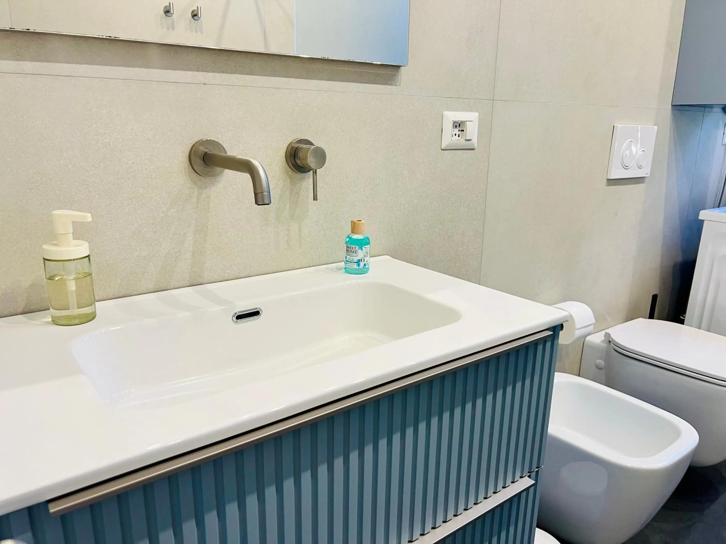 Toilet in "Sweet Life" Casa Vacanze