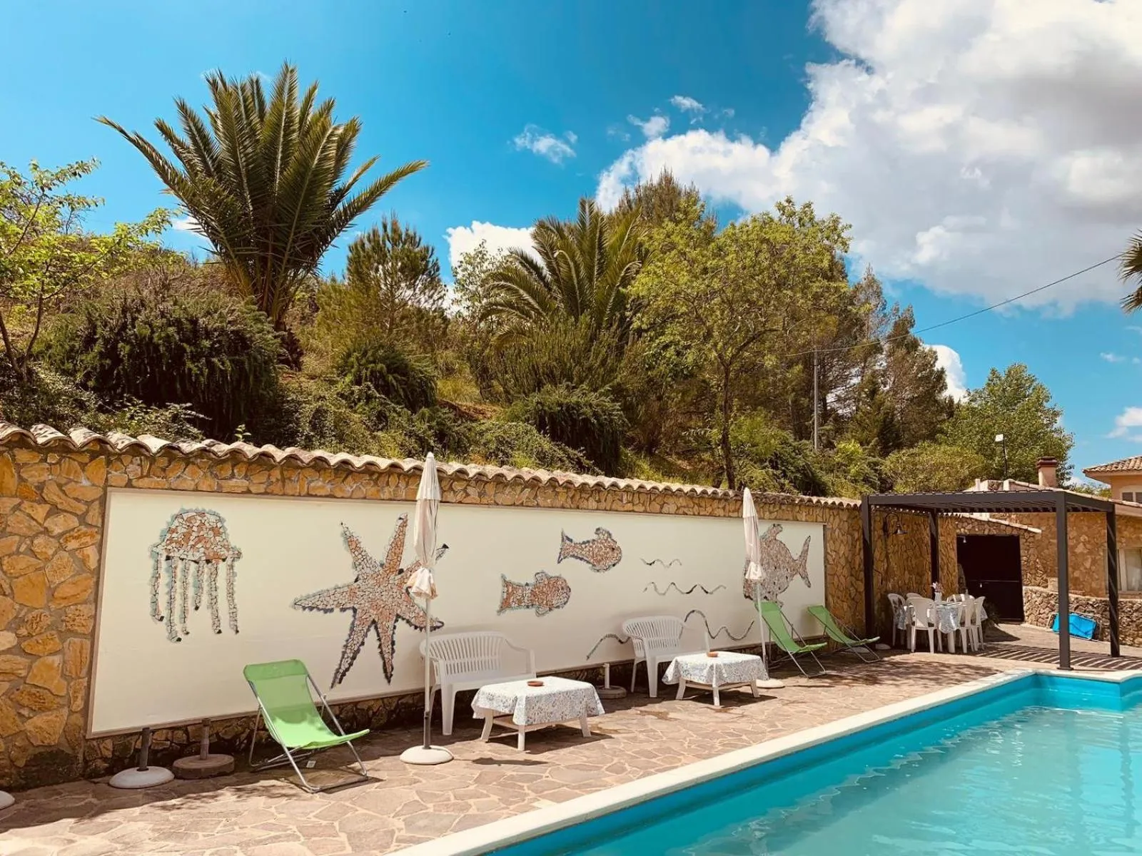 Swimming pool in Agriresort Villa Bentivoglio