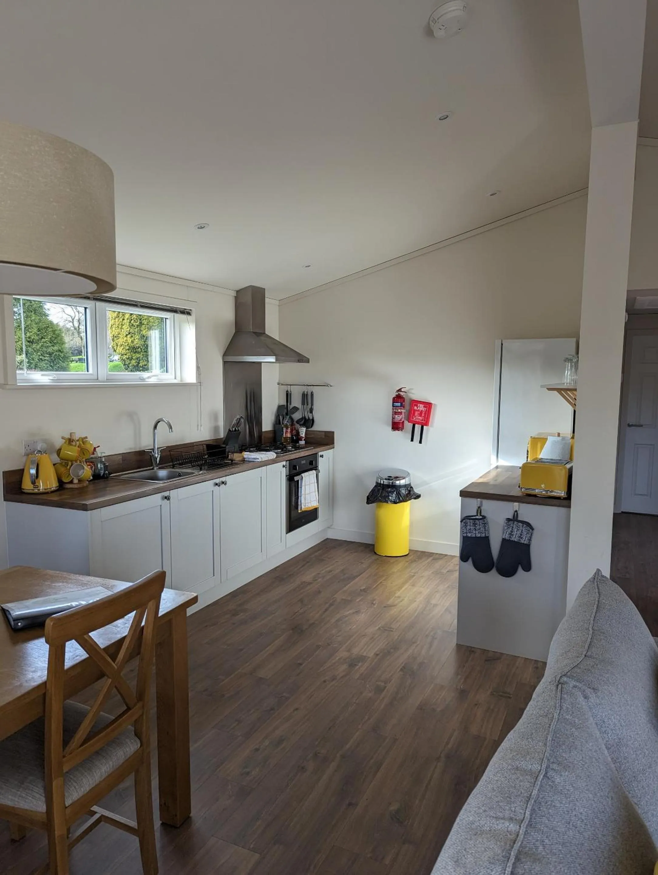 Kitchen or kitchenette in Great Trethew Hotel - Self Catering Lodges - Bar & Restaurant