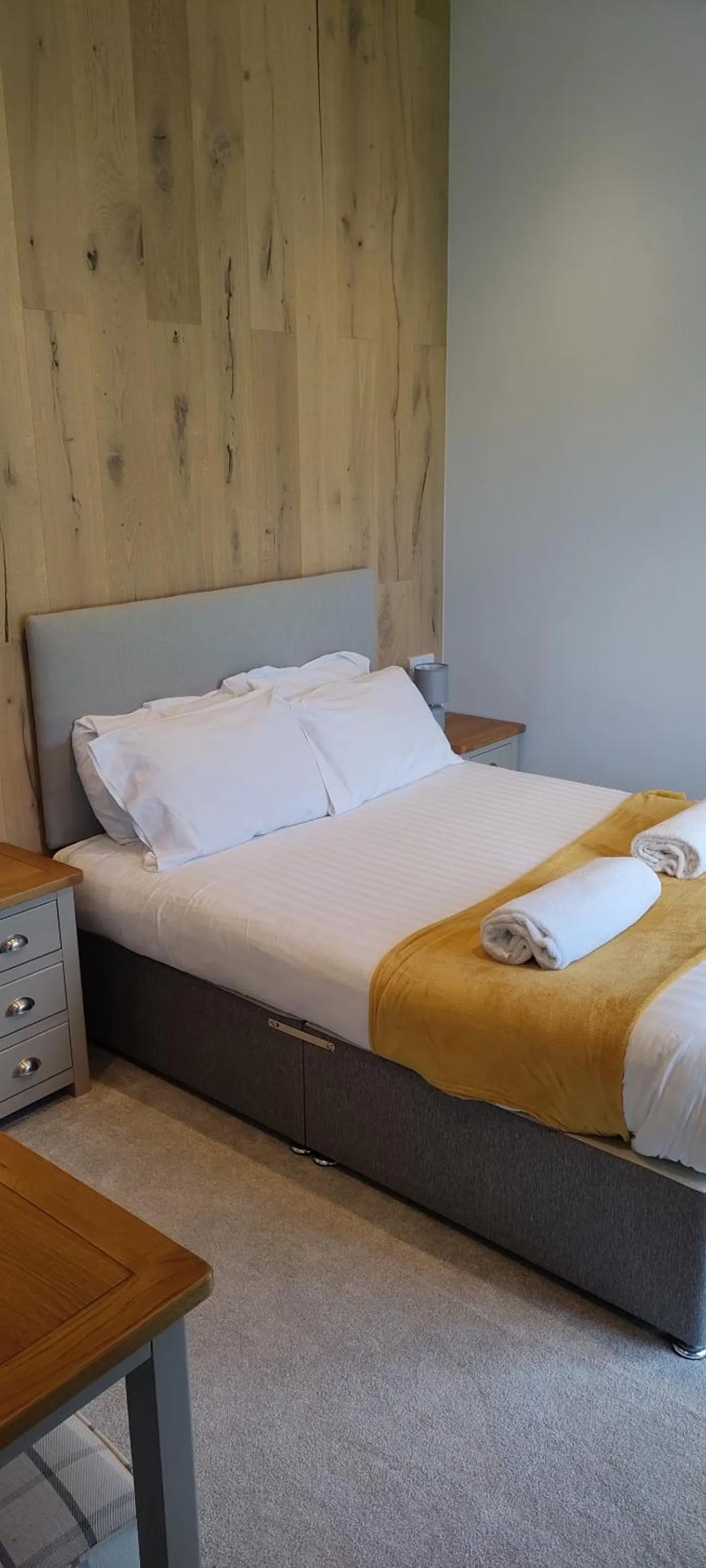 Bedroom, Bed in Great Trethew Hotel - Self Catering Lodges - Bar & Restaurant