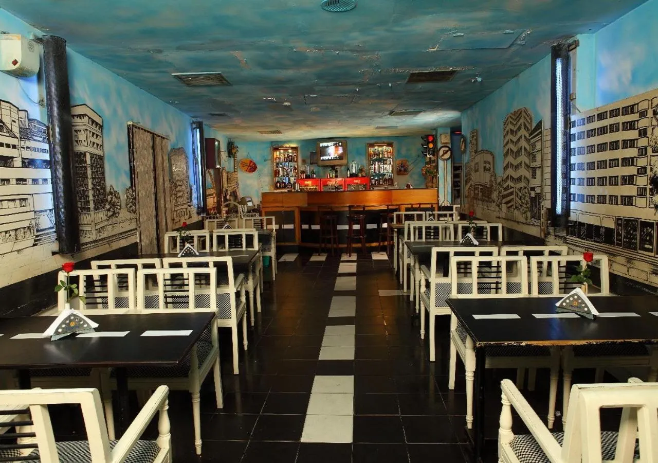 Restaurant/places to eat in Yuvarani Residency