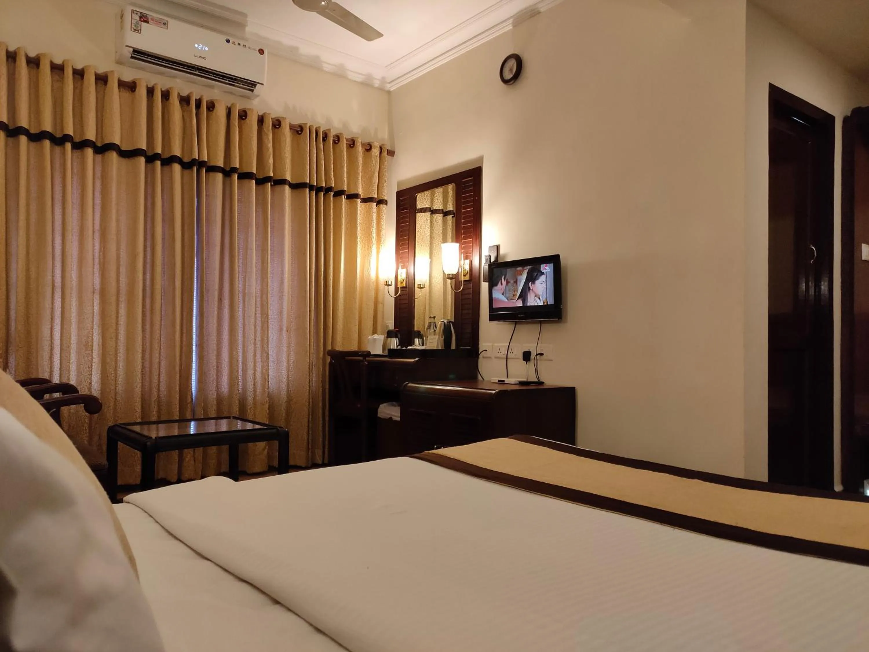 Bed in Yuvarani Residency