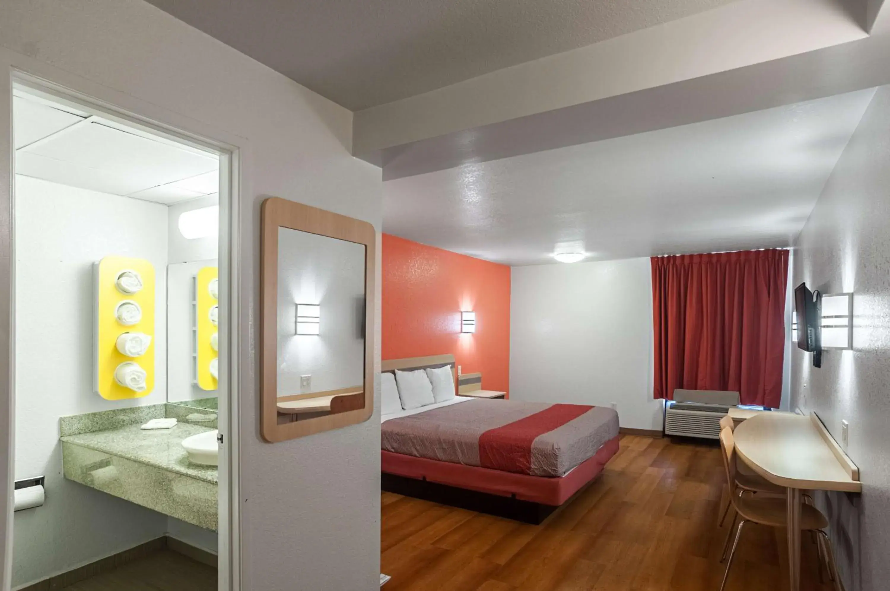 King Room - Disability Access - Non-Smoking in Motel 6-Oklahoma City, OK - South King Room - Disability Access - Non-Smoking in Motel 6-Oklahoma City, OK - South