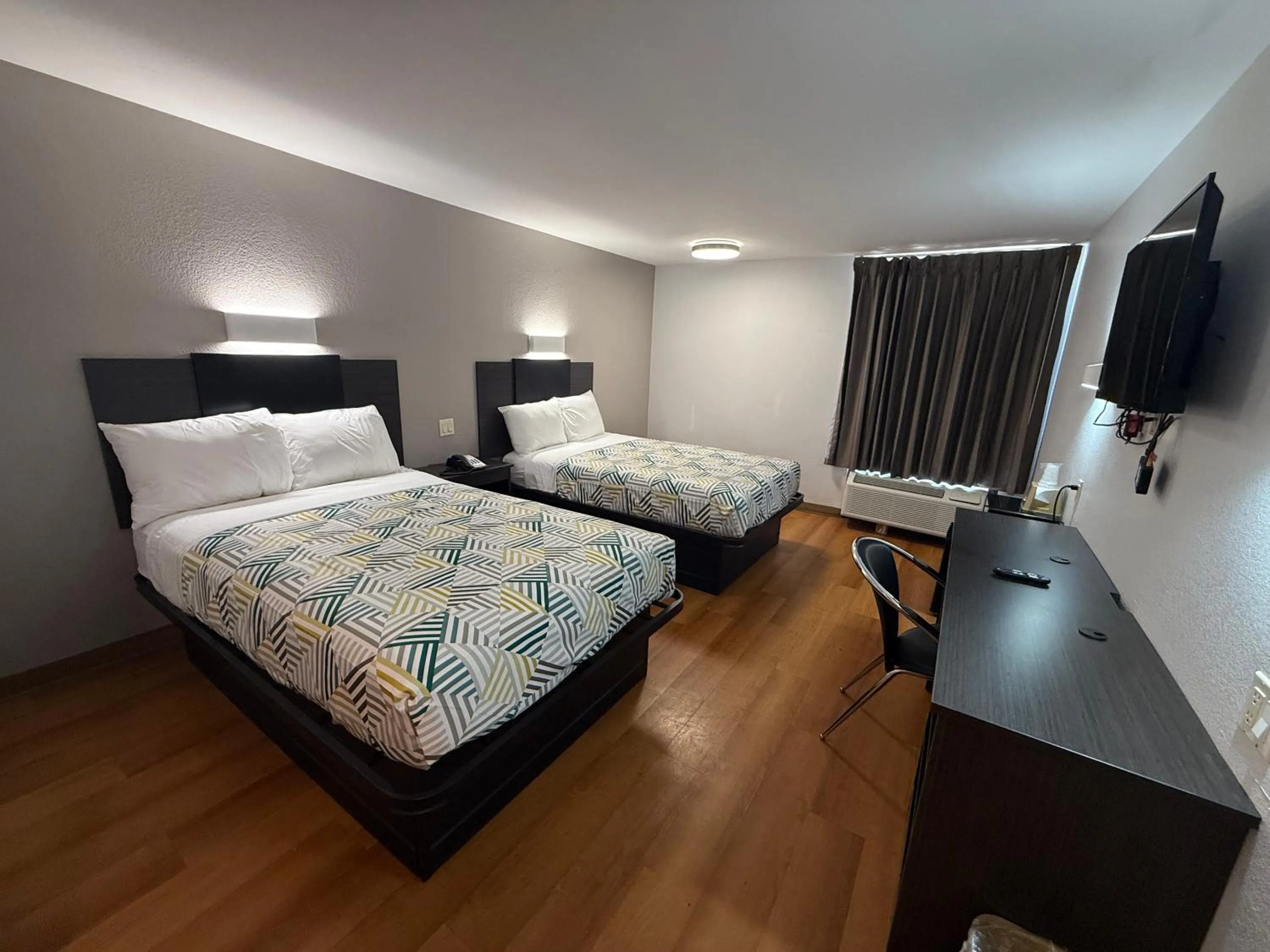 Bed in Motel 6-Oklahoma City, OK - South