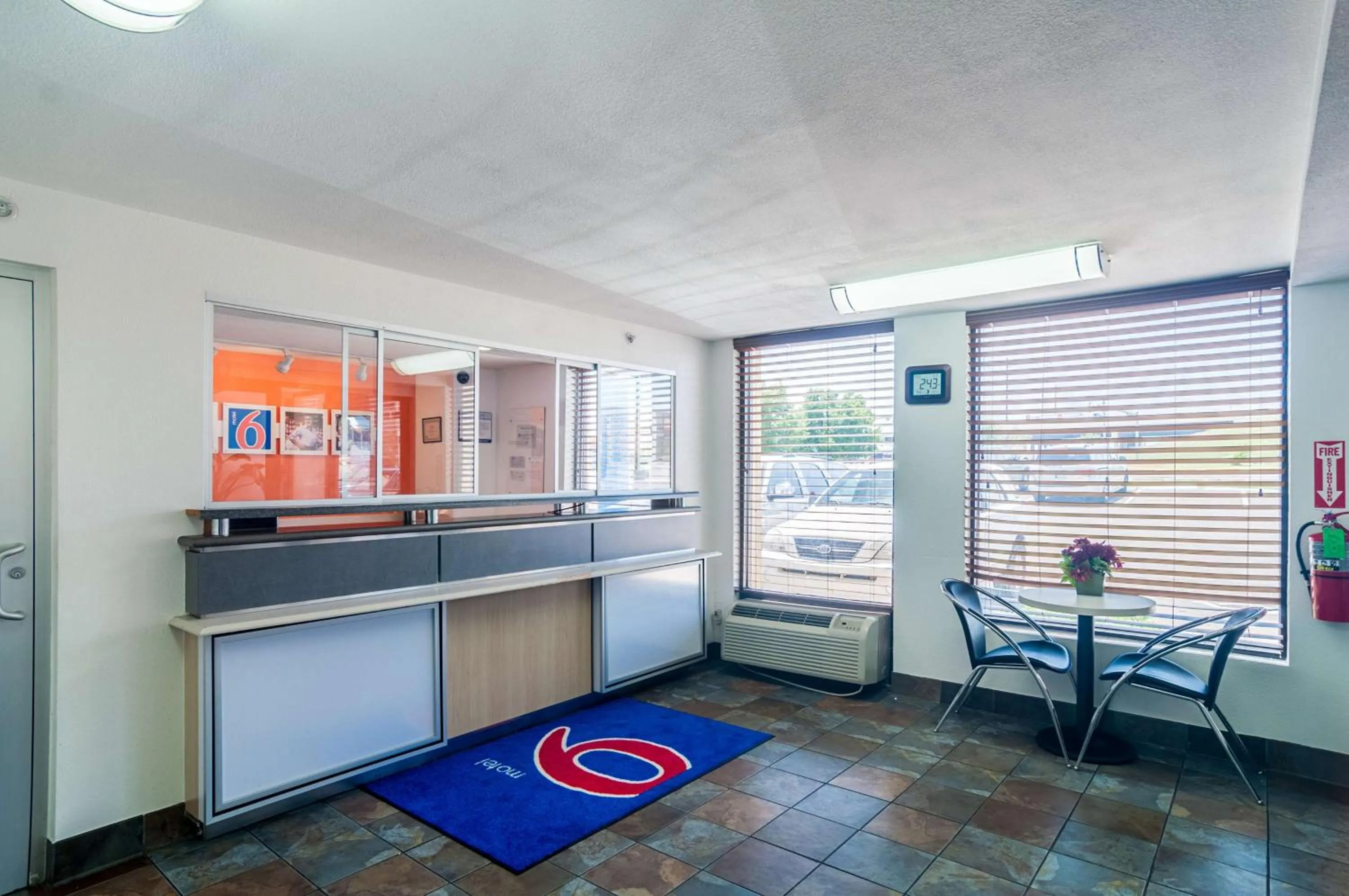 Lobby or reception in Motel 6-Oklahoma City, OK - South