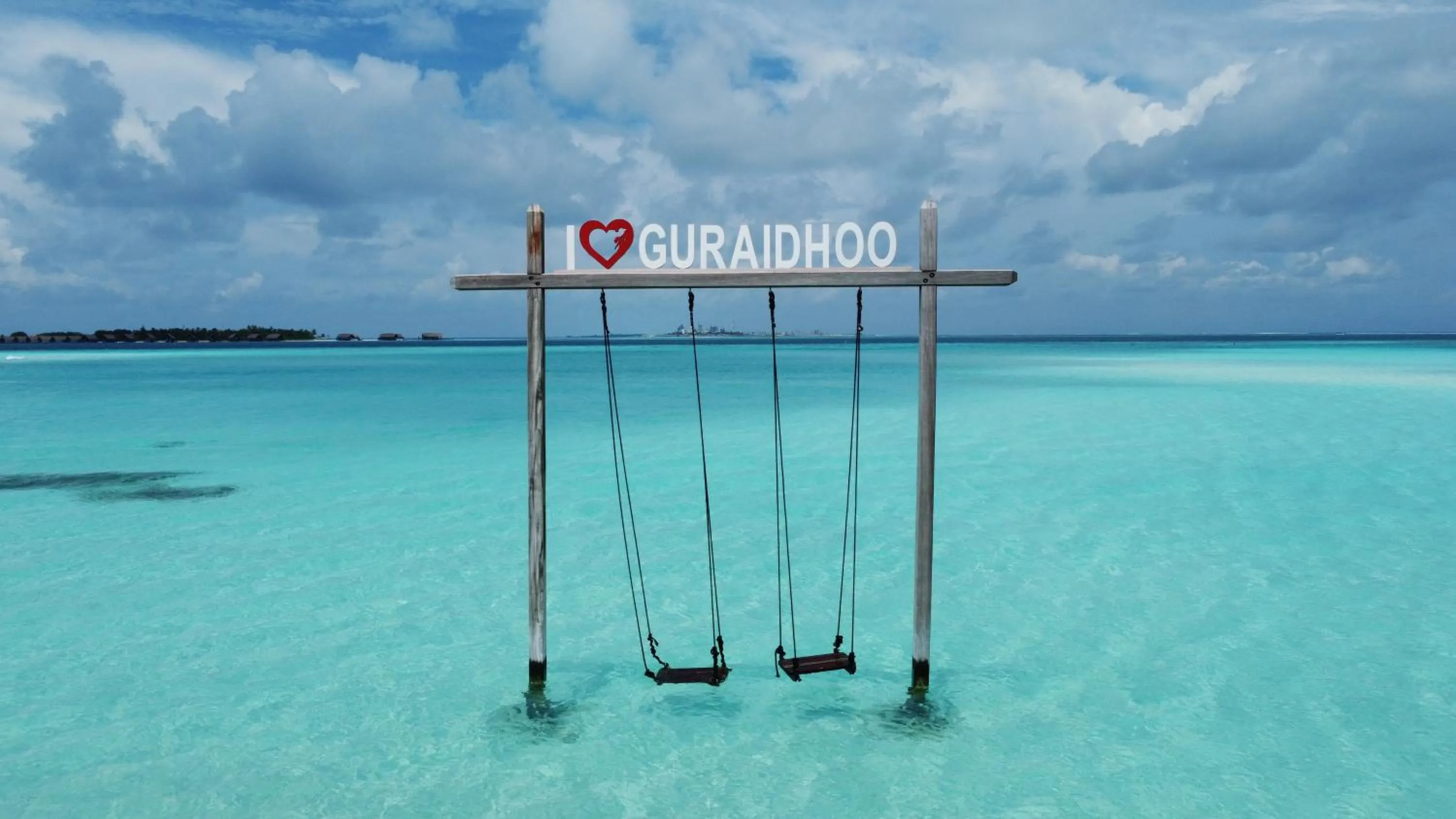 Beach in Moodhumaa Inn