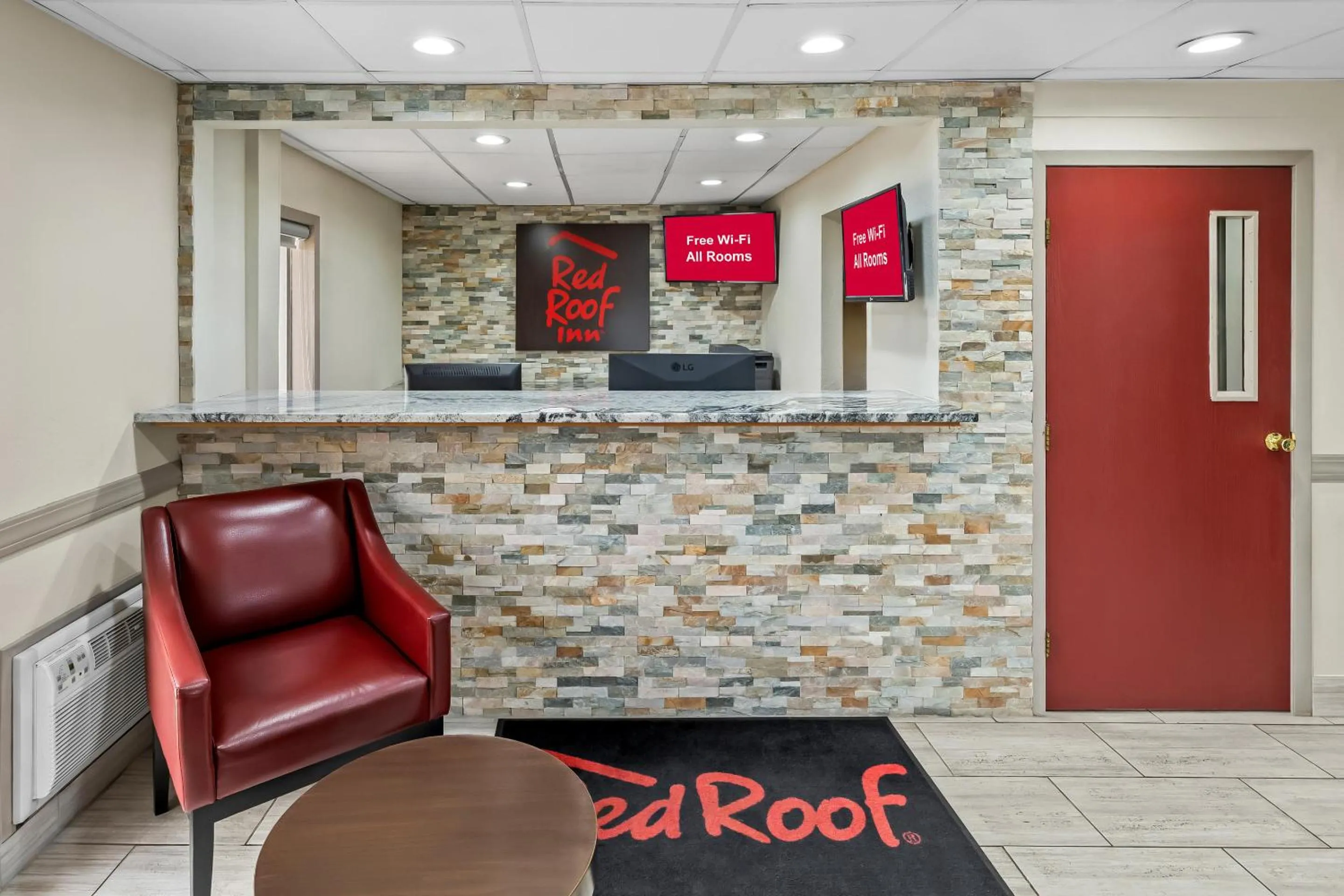 Lobby or reception in Red Roof Inn Ames