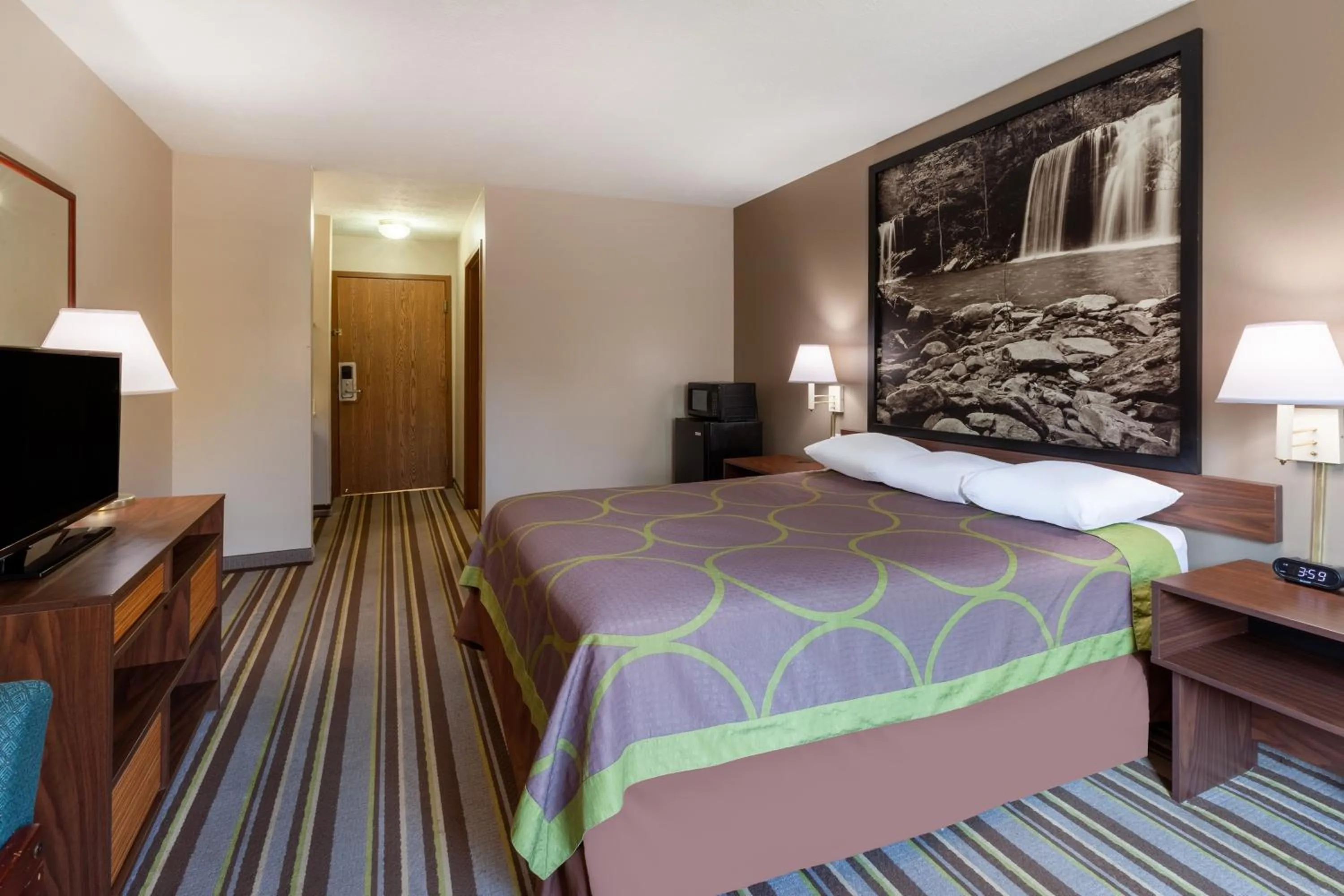 Bed in Super 8 by Wyndham La Grange KY