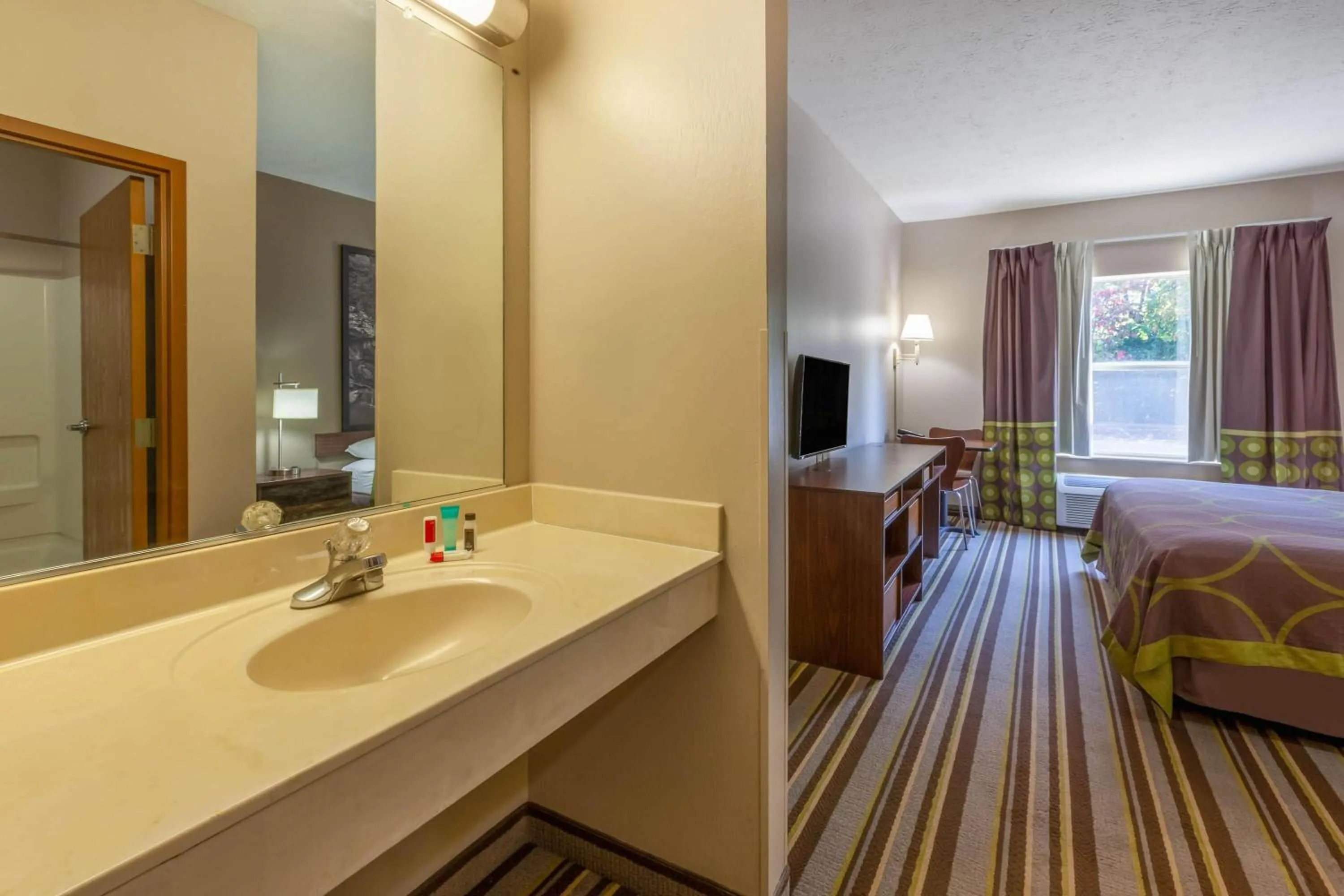 Photo of the whole room in Super 8 by Wyndham La Grange KY