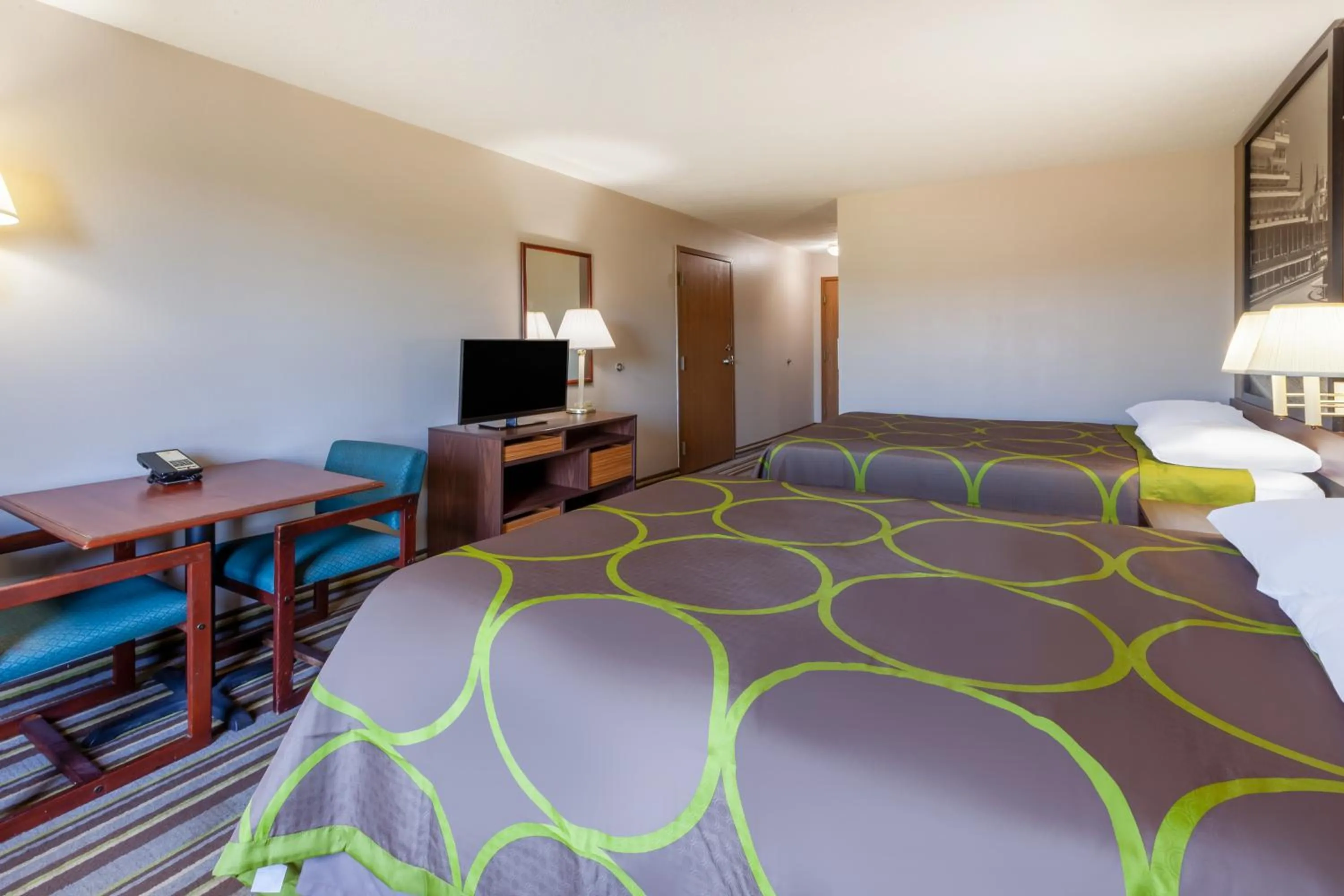 Bedroom, Bed in Super 8 by Wyndham La Grange KY