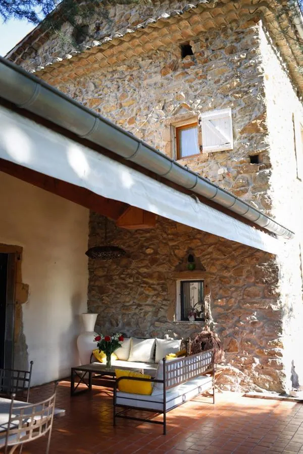 Patio in Le Mas Fraissinet