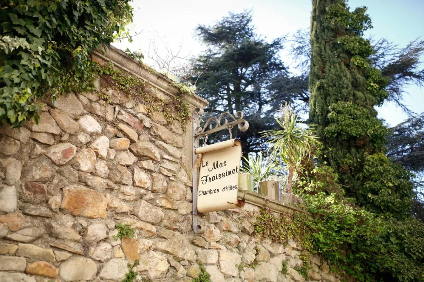 Property building in Le Mas Fraissinet