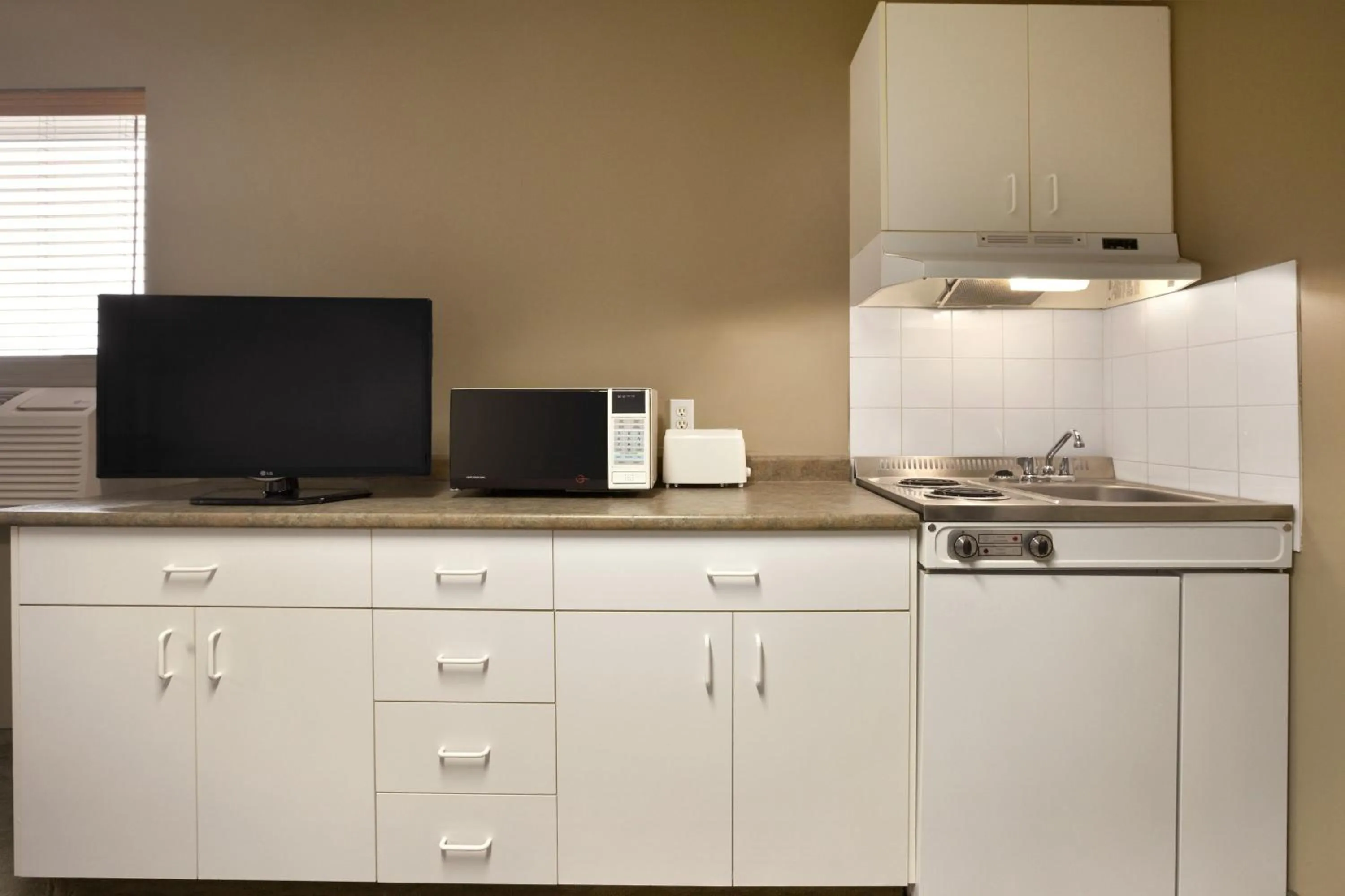 Kitchen or kitchenette in Central Suite Hotel
